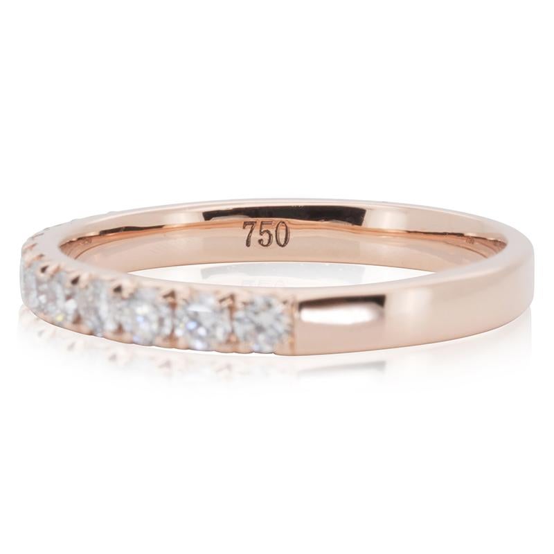 Round Cut Luxurious 18k Rose Gold Pave Band Ring with 0.20 Ct Natural Diamonds For Sale