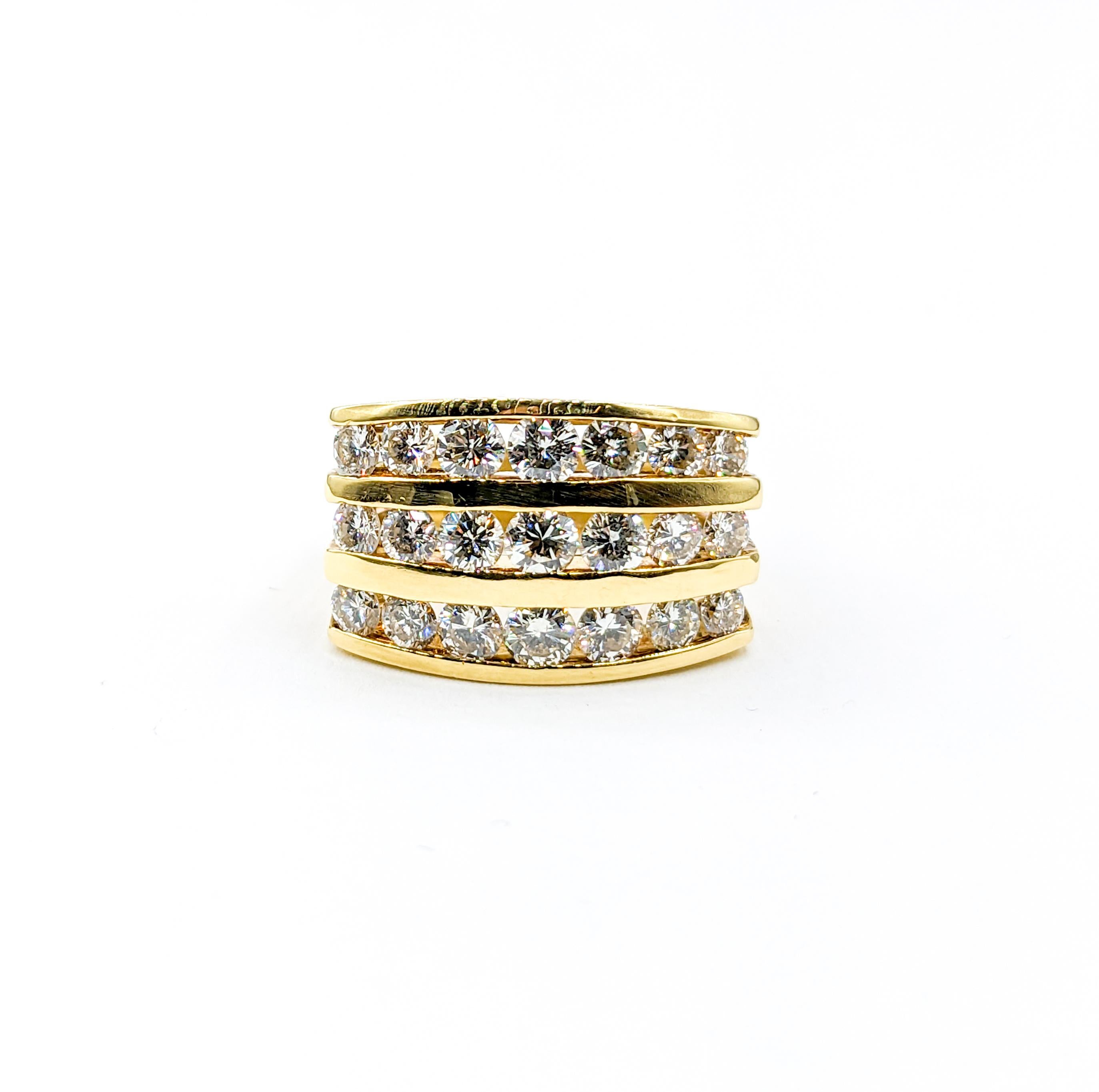 Luxurious 18k Three Row 2.75ctw Diamond Band Ring For Sale 4