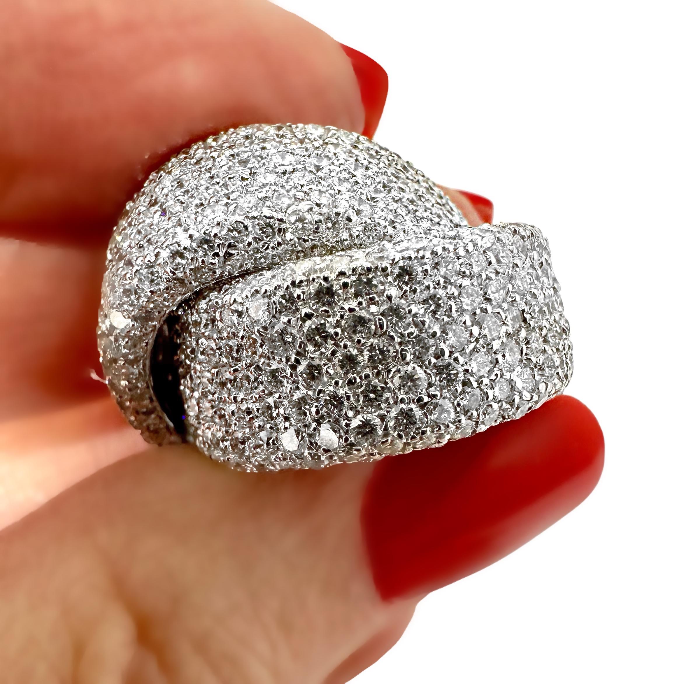 Luxurious 18K White Gold & Diamond Encrusted Bypass Dome Ring with Italian Flair For Sale 3