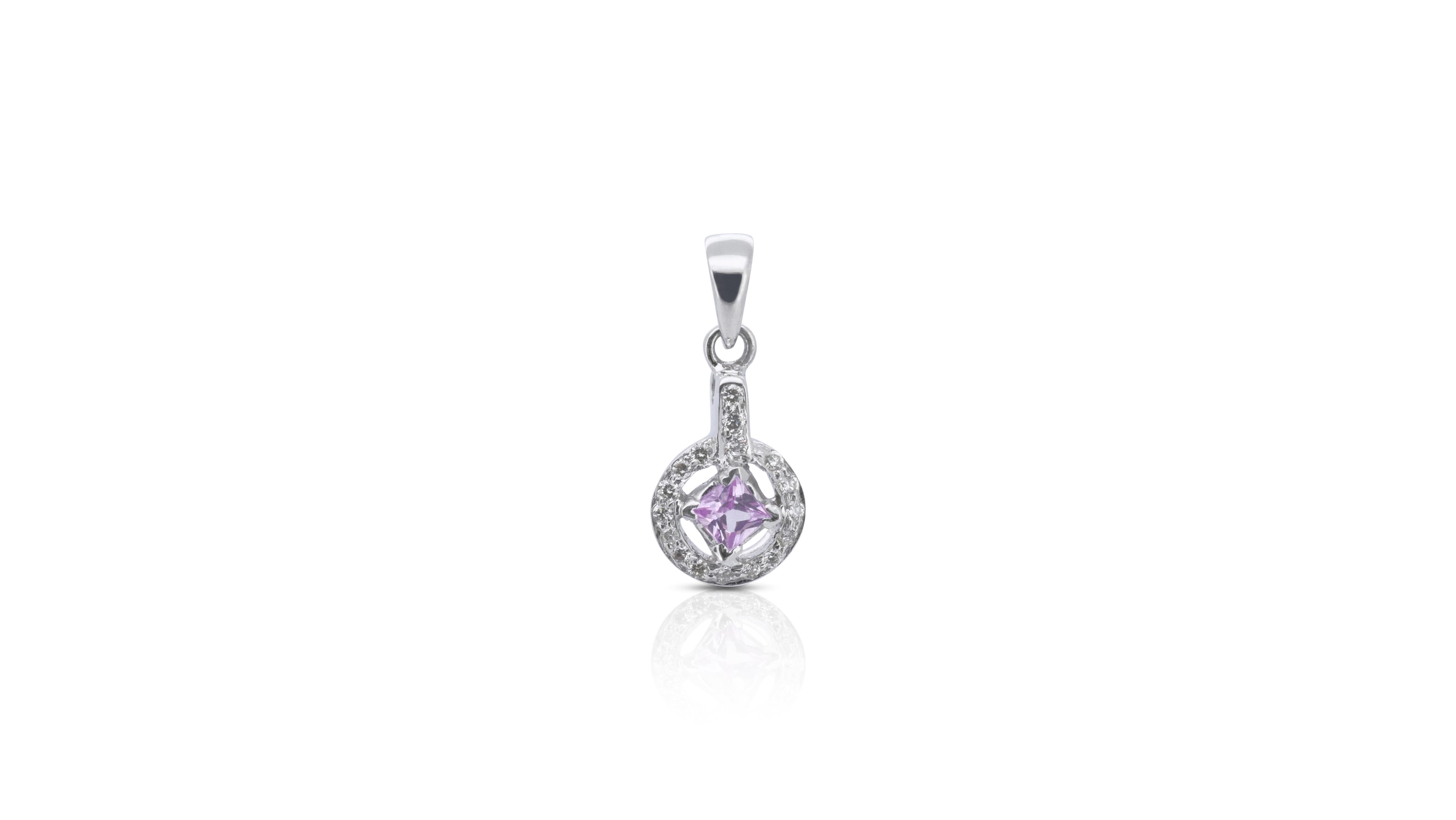 A pretty drop necklace with a dazzling 0.25 carat princess natural sapphire. It has 0.08 carat of side diamonds which add more to its elegance. The jewelry is made of 18K White Gold with a high quality polish. It comes with AIG certificate and a