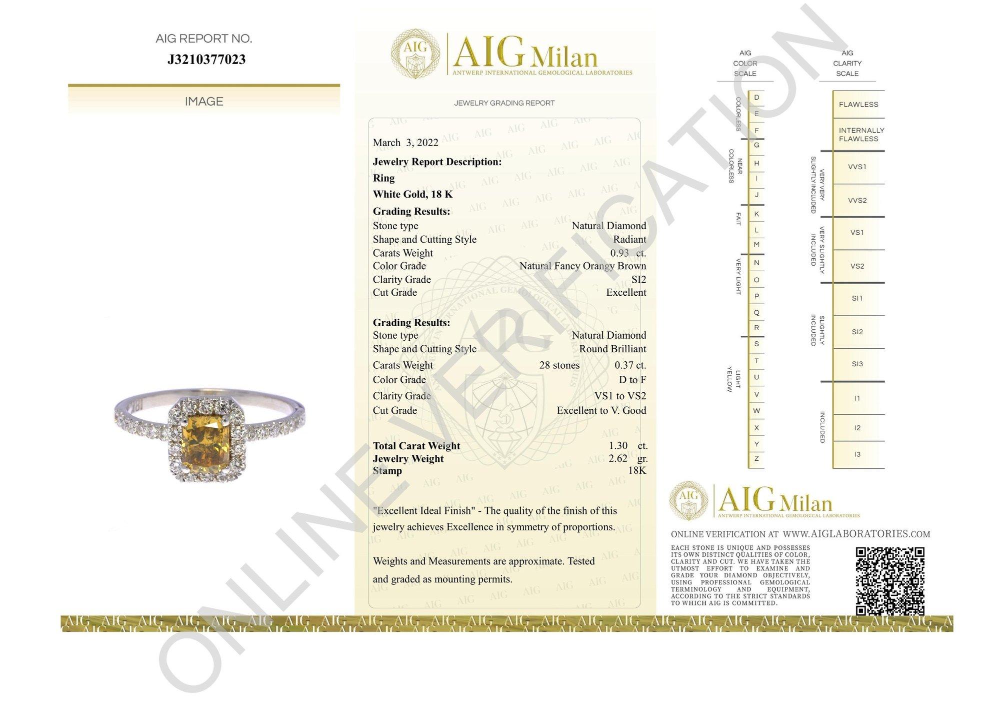 Schöner Ring mit einem 0,93 Karat Fancy Radiant Diamanten orangish braunen Diamanten aus 18k  mit 1,30 Karat Naturdiamanten Weißgold-Diamantring mit AIG-Zertifikat.

-1 Diamant-Hauptstein von 0,93 ct.
Schnitt: strahlend
Farbe: natürliches Fancy