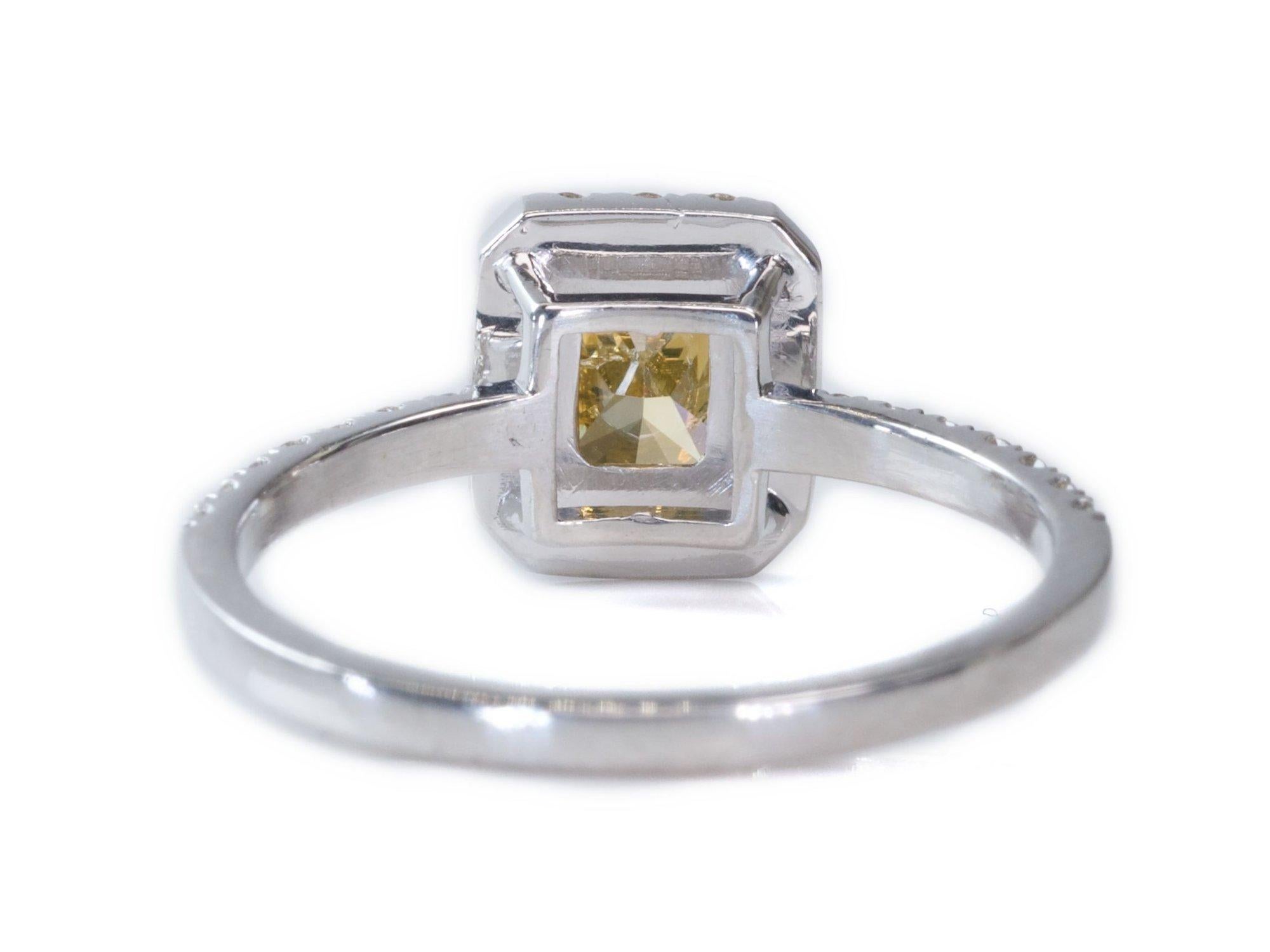 Luxuriser Halo-Ring aus 18 Karat Weigold mit 0,93 Karat natrlichen Diamanten, AIG-Zertifikat 4