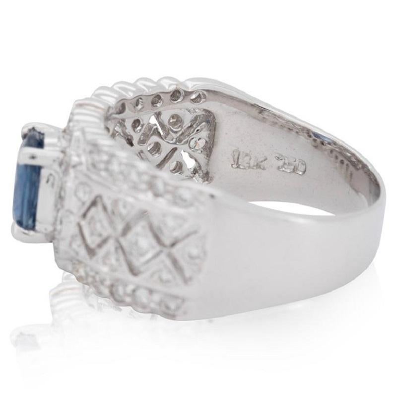 Women's Luxurious 18K White Gold Halo Ring with 0.55 Ct Natural Sapphire and Diamonds For Sale