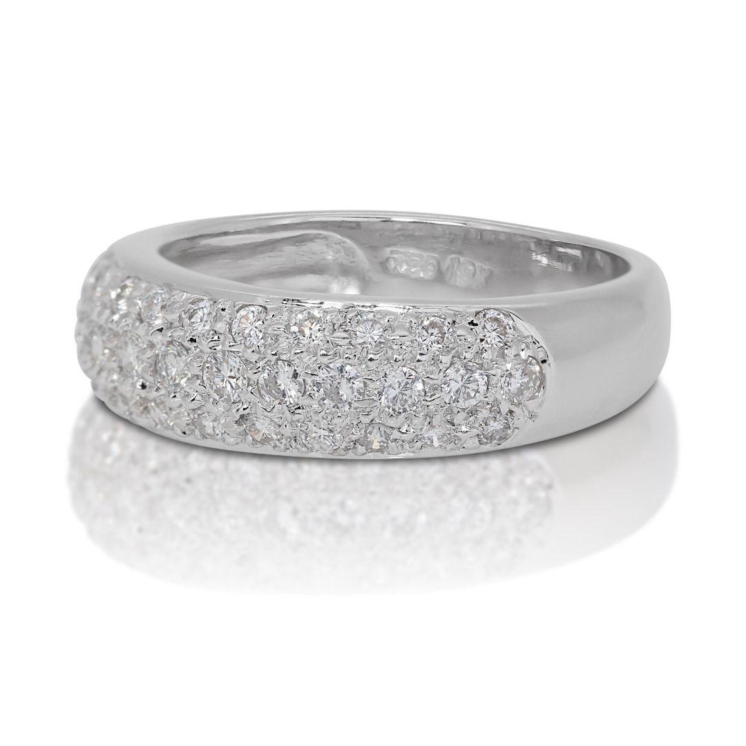 Luxurious 18k White Gold Pave Ring with 0.60 Carat Natural Diamonds In New Condition For Sale In רמת גן, IL