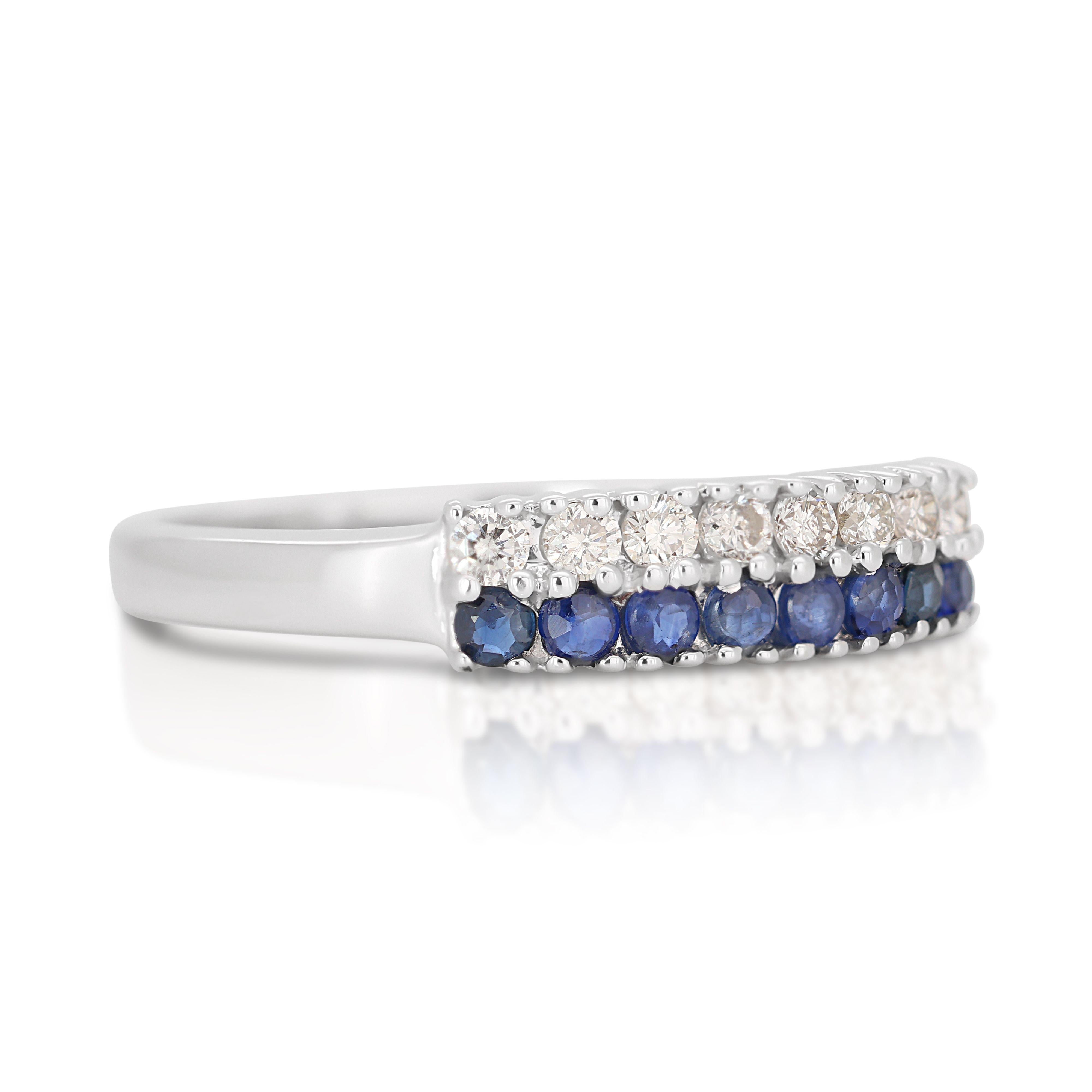 Brilliant Cut Luxurious 18K White Gold Ring Sapphire and Diamond with 0.44 ct Natural Diamonds For Sale