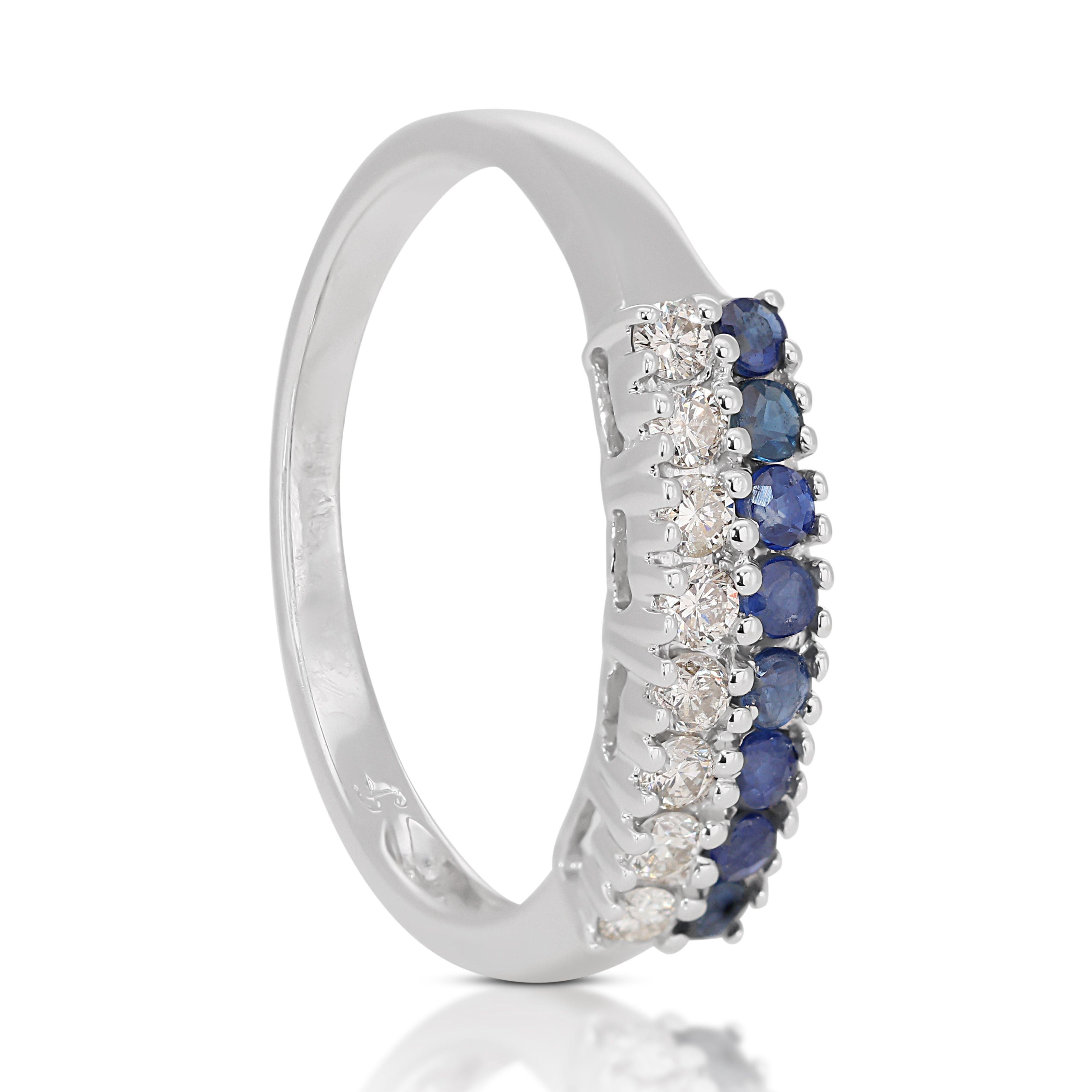 Luxurious 18K White Gold Ring Sapphire and Diamond with 0.44 ct Natural Diamonds For Sale 2