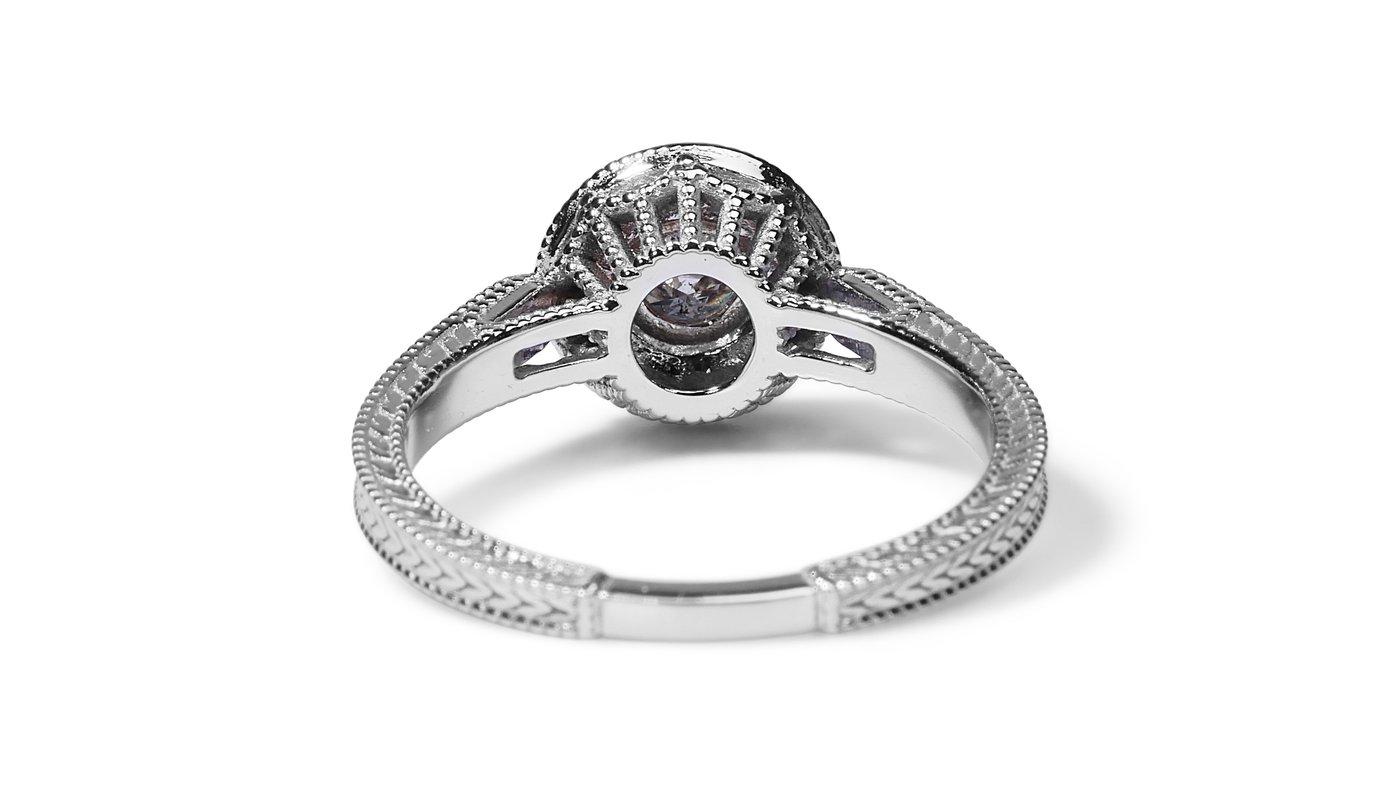 Luxurious 18k White Gold Vintage Ring with 0.59 ct Natural Diamonds AIG Cert 1