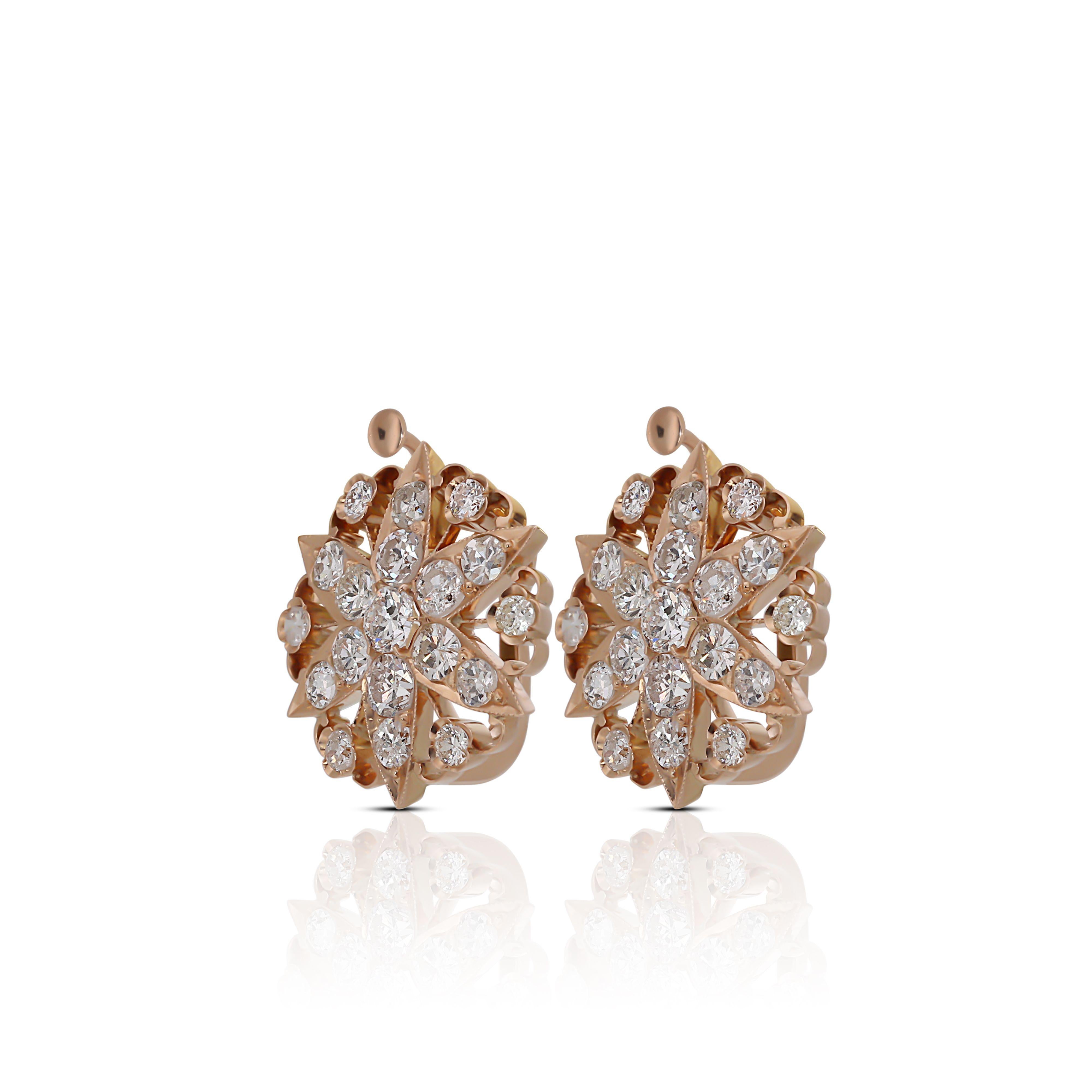 Round Cut Luxurious 18k Yellow Gold Cluster Earrings with 2.06 Carat of Natural Diamonds For Sale