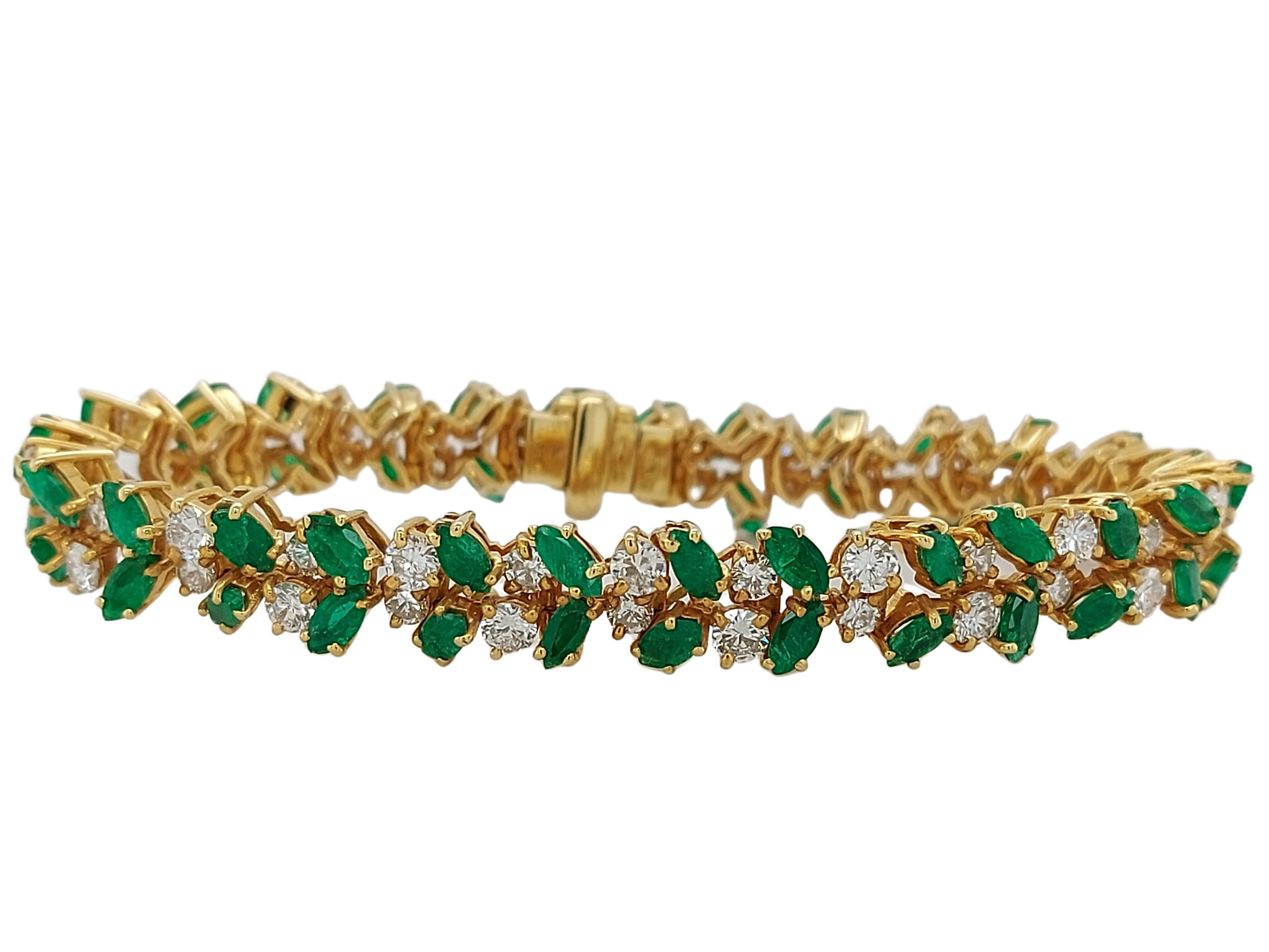 Luxuriöses Armband aus 18 Karat Gold mit 6,75 Karat Diamanten und 10 Karat Smaragden (Marquiseschliff) im Angebot