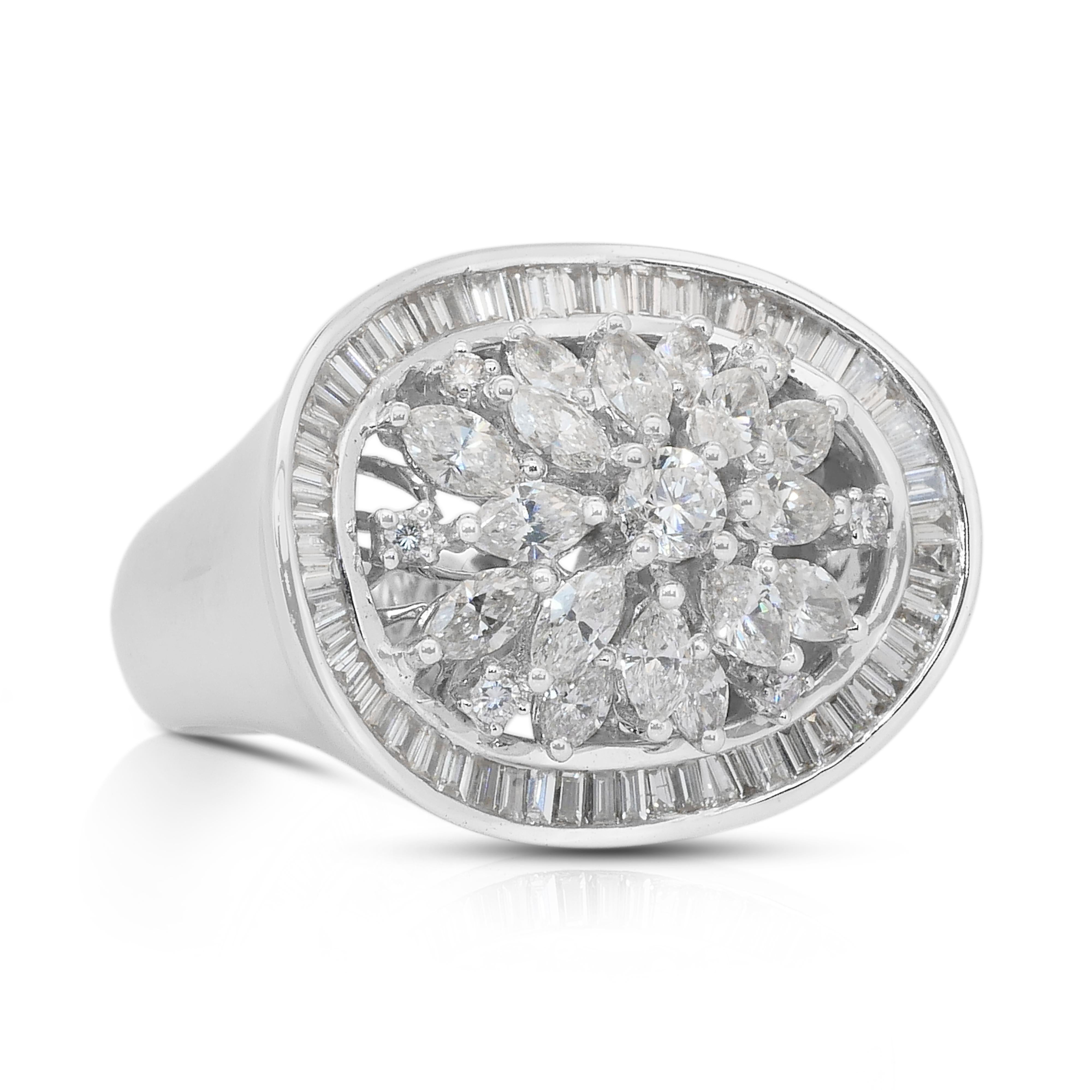 Luxuriöser 2,46ct Diamanten Cocktail Ring in 18k Weißgold - IGI zertifiziert

Dieser Cocktailring aus 18 Karat Weißgold ist ein Meisterwerk der Eleganz. Er glänzt mit einer Vielzahl von Diamanten von insgesamt 2,46 Karat. Sechzehn Diamanten im