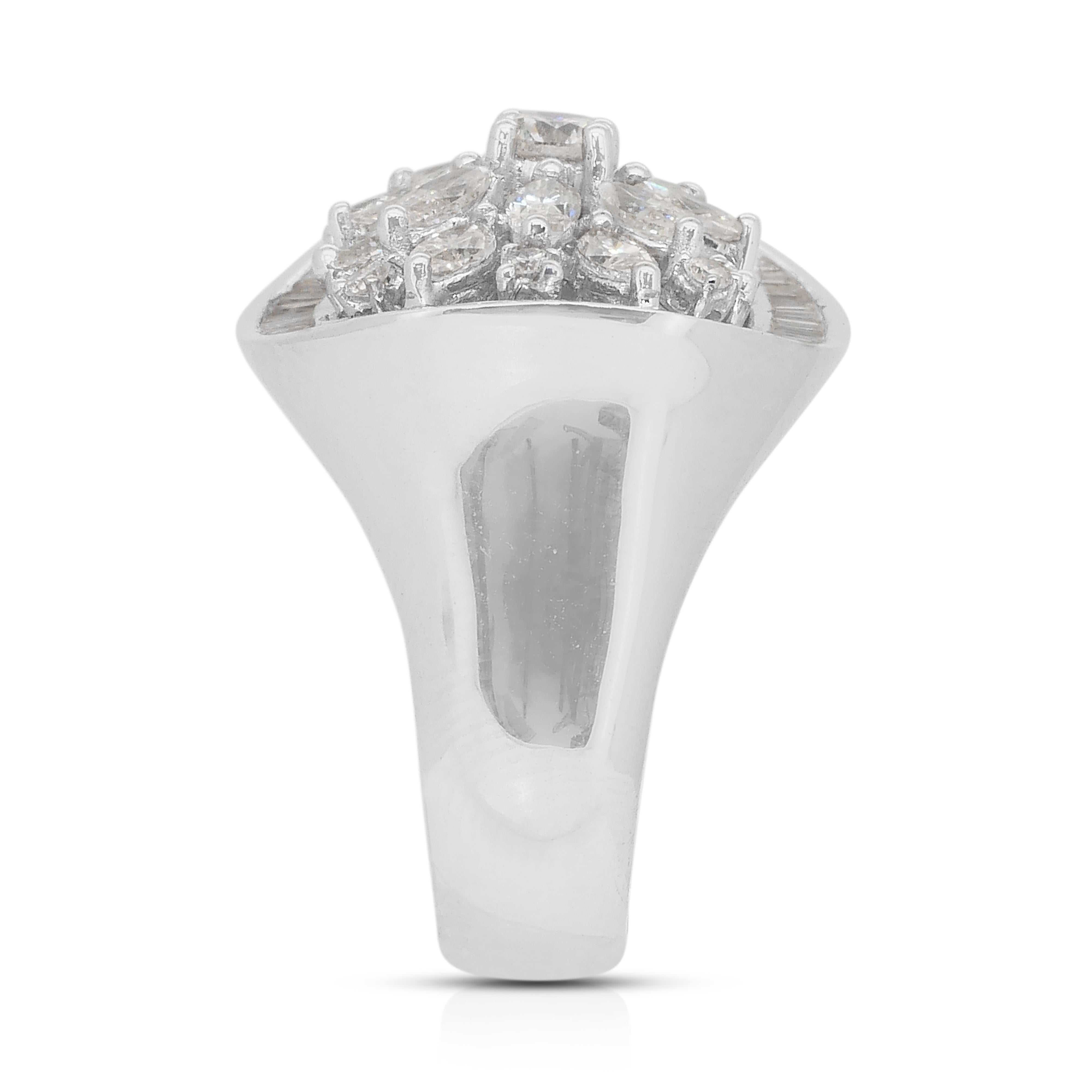 Luxuriöser 2,46ct Diamanten Cocktail Ring in 18k Weißgold - IGI zertifiziert im Angebot 2