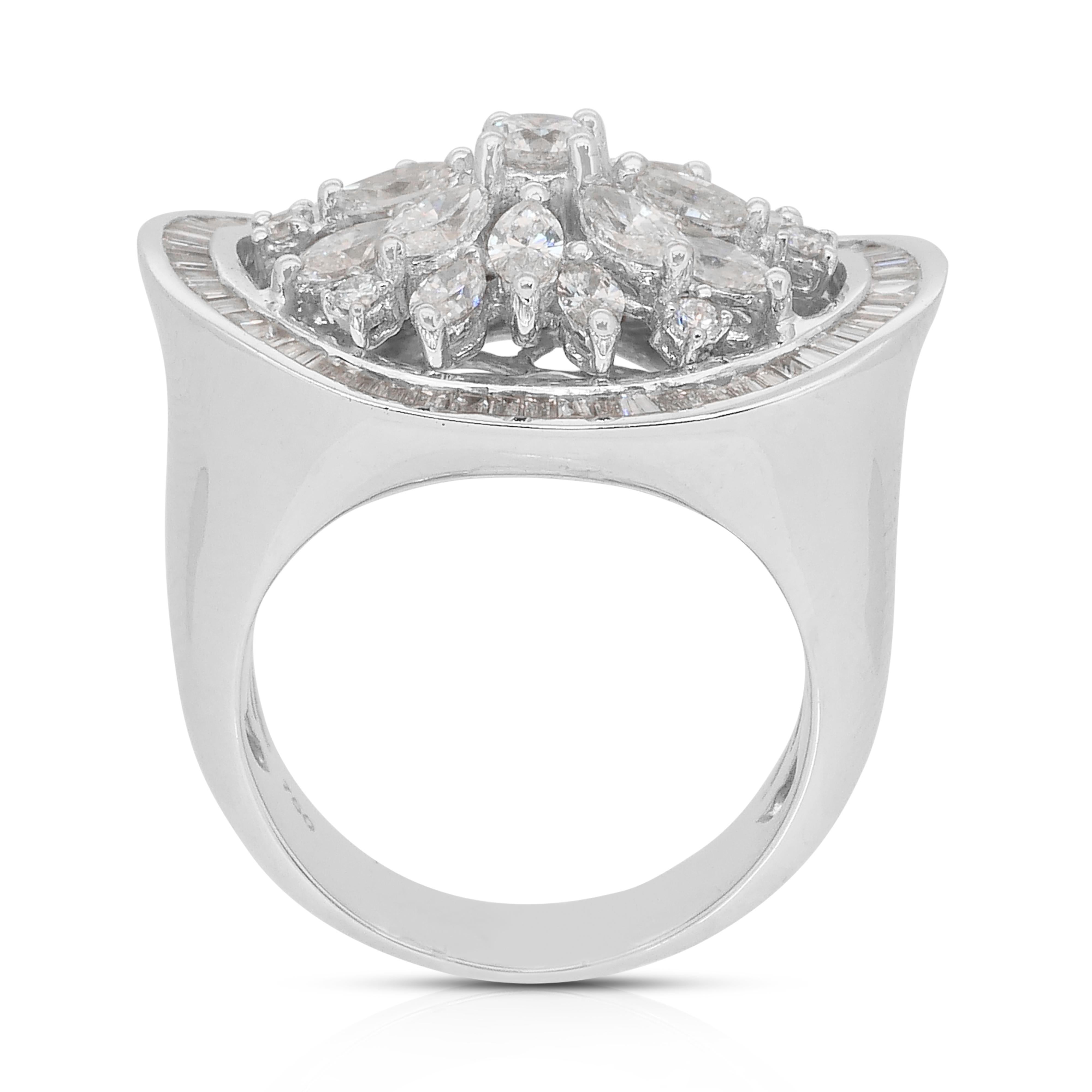 Luxuriöser 2,46ct Diamanten Cocktail Ring in 18k Weißgold - IGI zertifiziert im Angebot 3