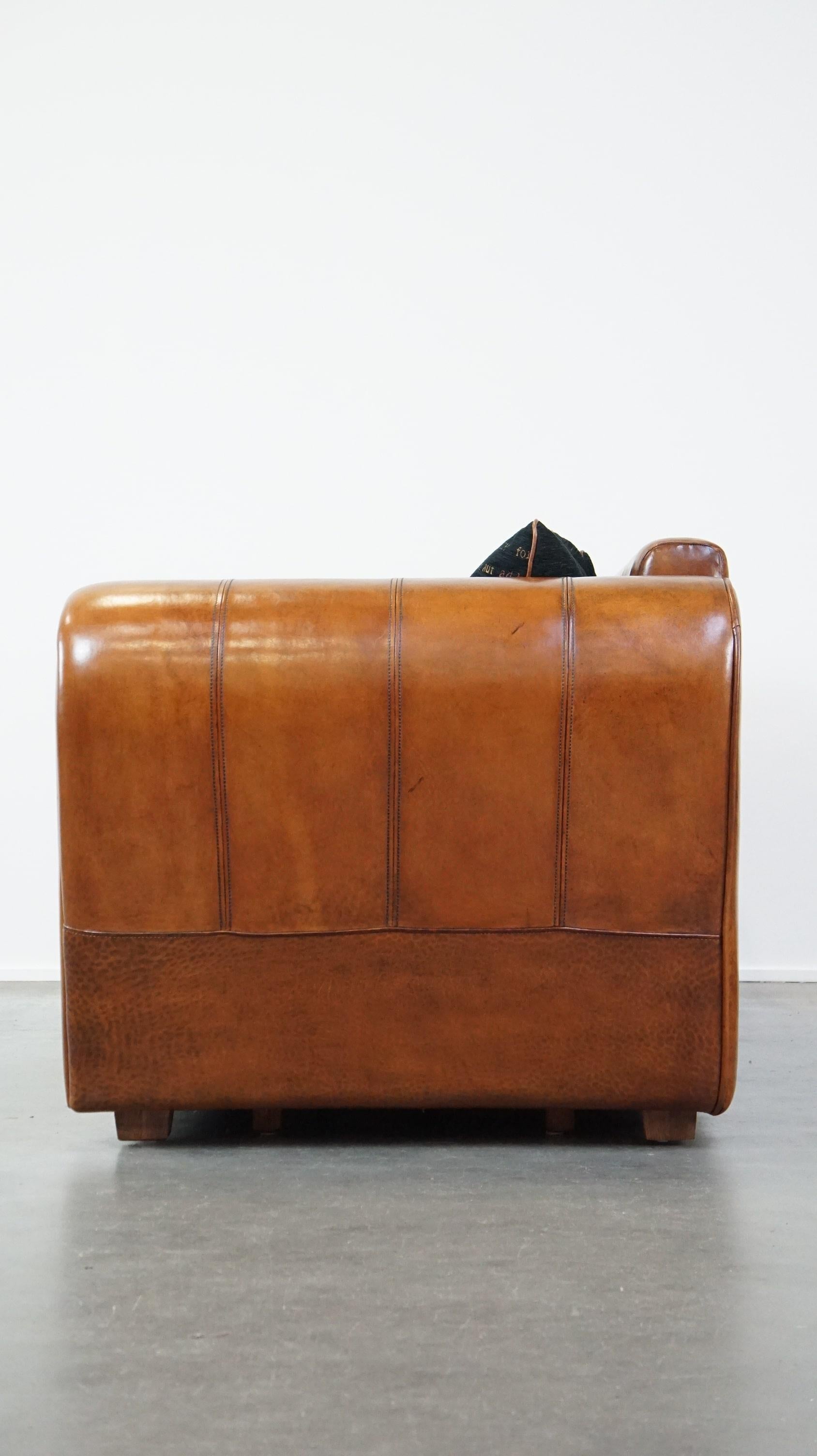 Luxuriöses 2,5-sitziges Designersofa aus hochwertigem Schafsleder mit Stoffkissen im Angebot 2