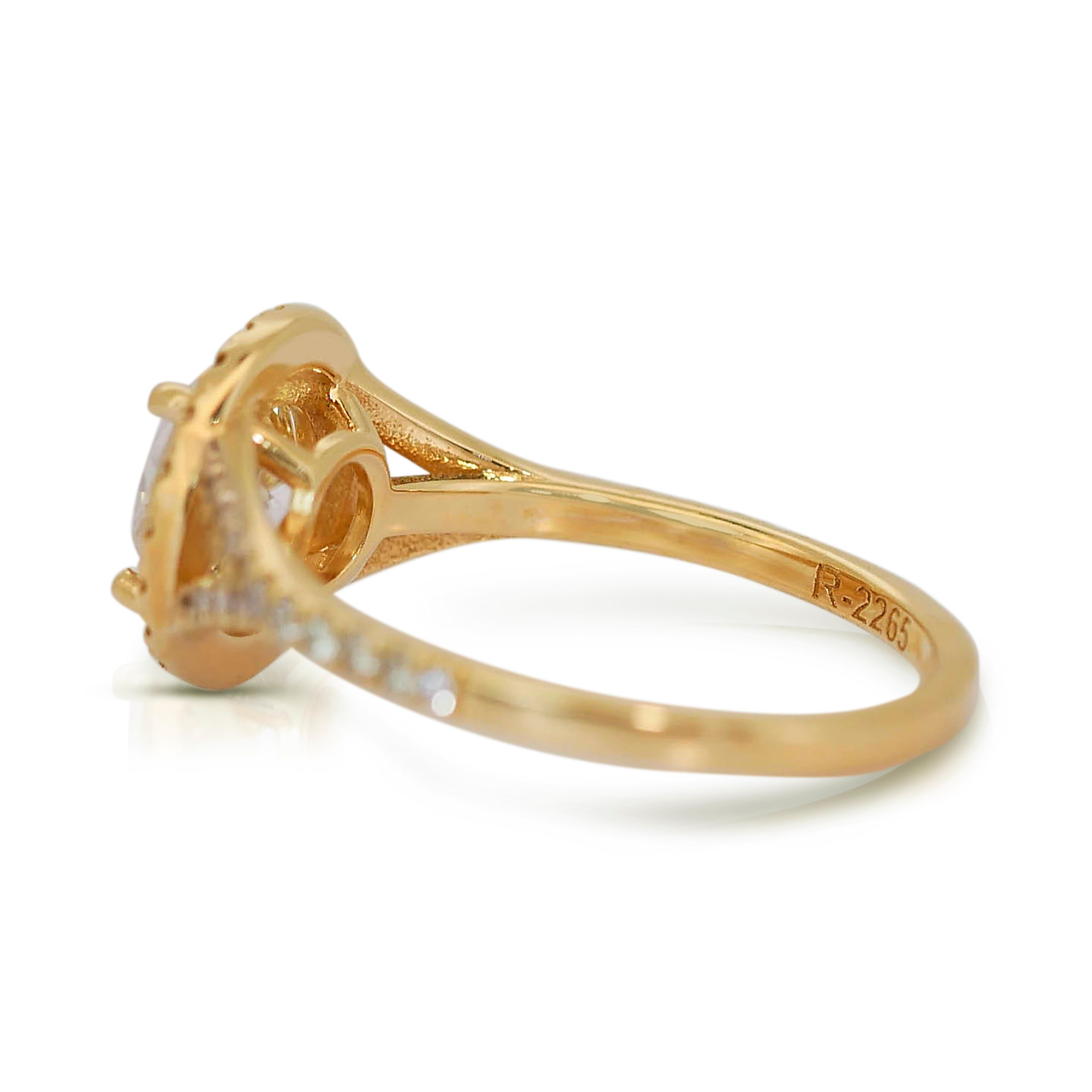 Luxurious 2.53ct Triple Excellent Ideal Cut Diamonds Halo Ring In New Condition In רמת גן, IL