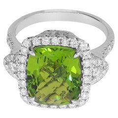 Luxurious 3, Stone Peridot Fashion Ring