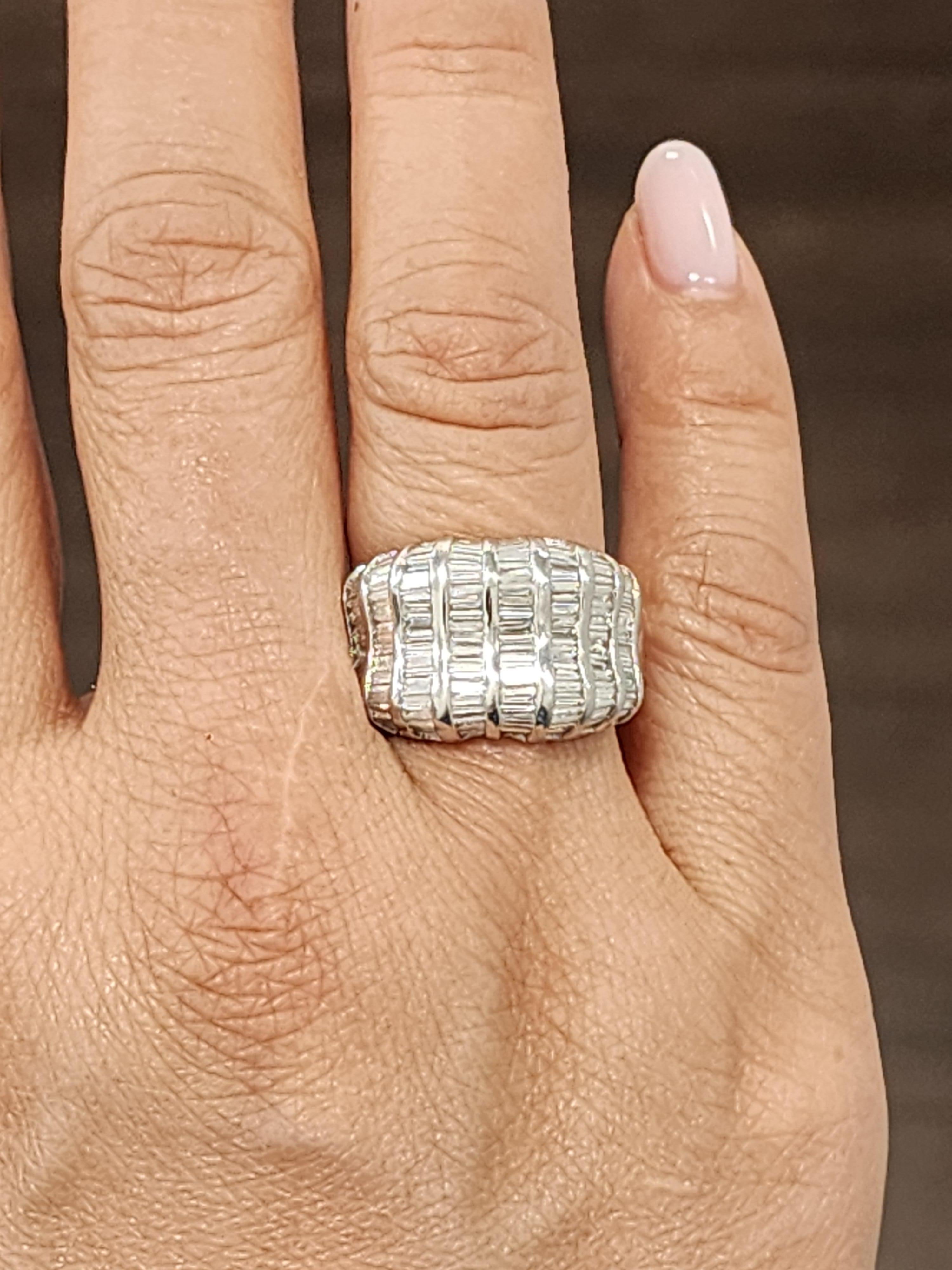 3,48 Karat Diamantring (Baguetteschliff) im Angebot