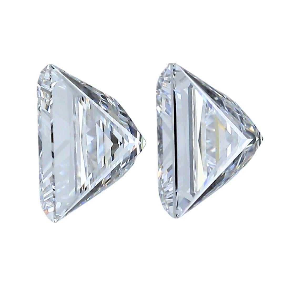 Luxurious 4.02ct Ideal Cut Pair of Diamonds - GIA Certified In New Condition For Sale In רמת גן, IL