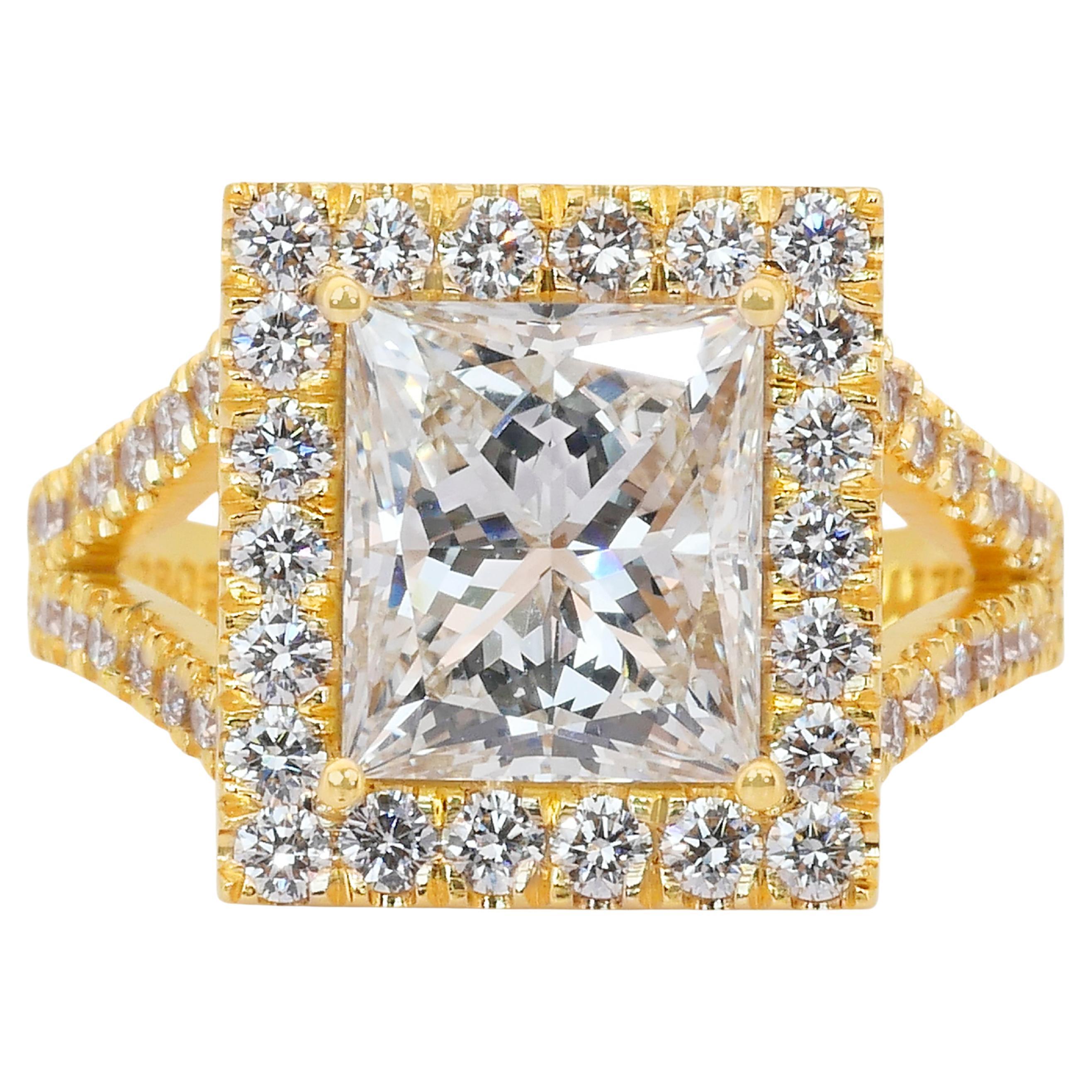 Luxurious 4.04ct Diamonds Halo Ring in 18k Yellow Gold - IGI Certified
