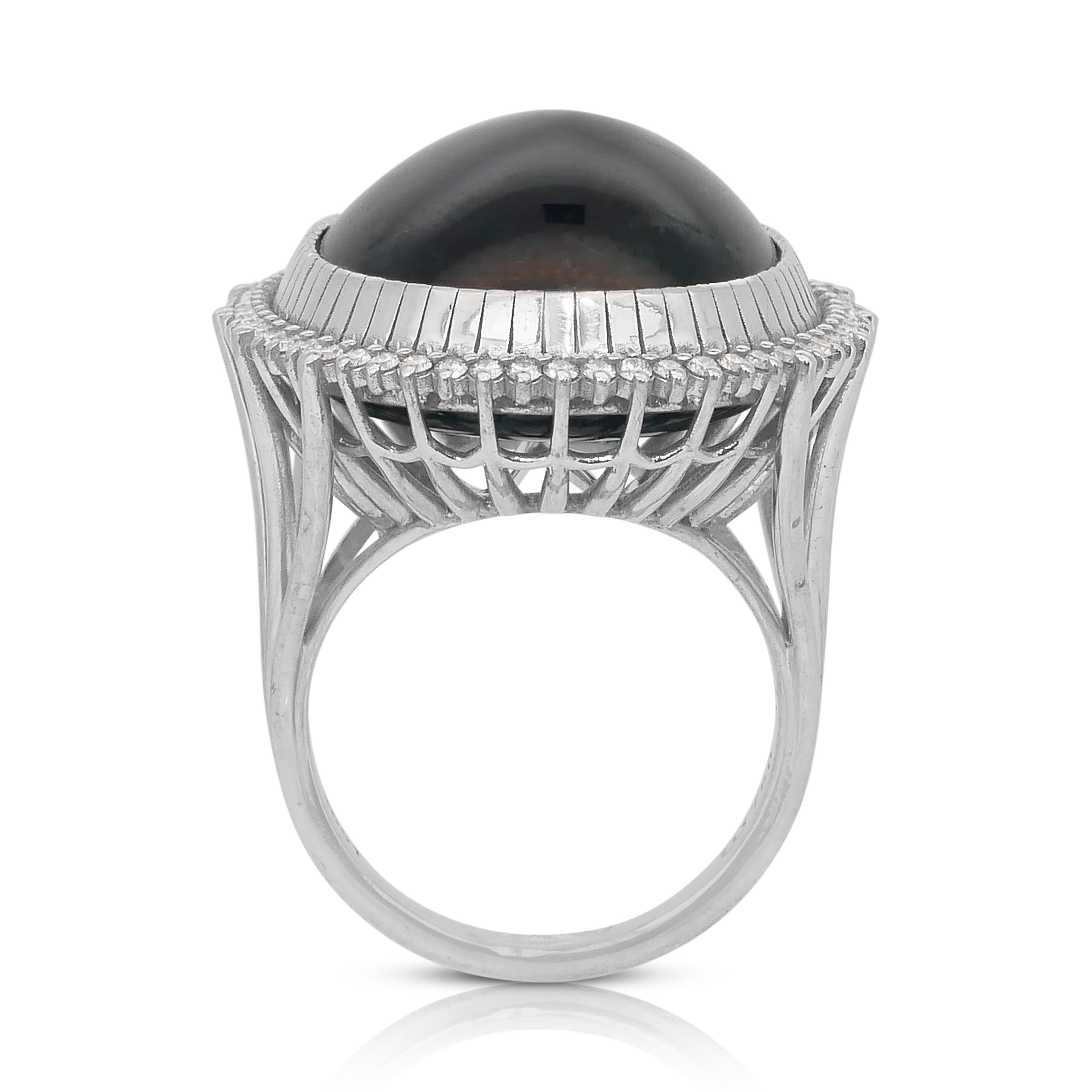 Luxuriöser 43,51 Karat Turmalin und Diamanten Halo Cocktail-Ring aus 18 Karat Weißgold im Angebot 3