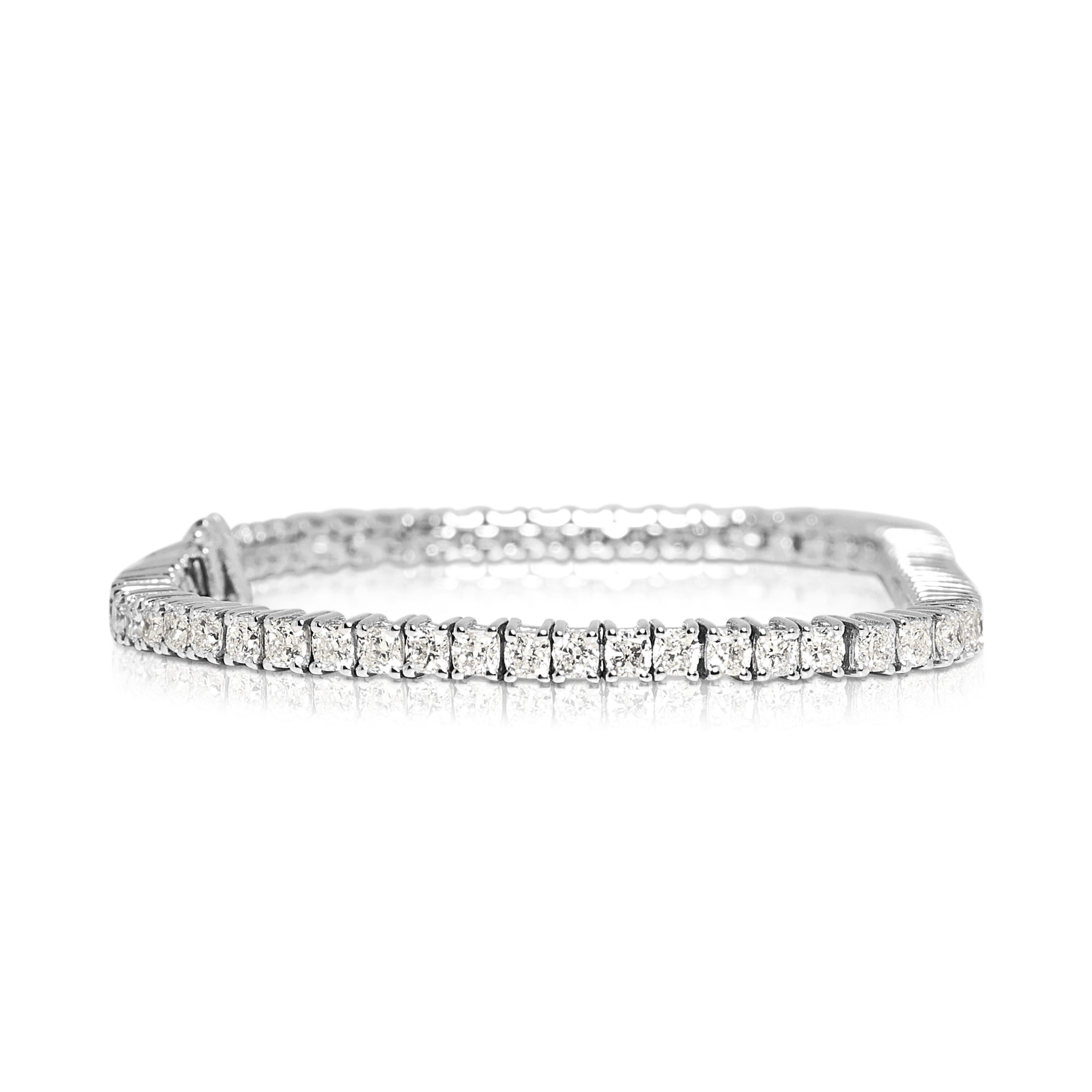 Luxuriöses Armband aus 18 Karat Weißgold mit 4,96 Karat Diamanten im Angebot 1