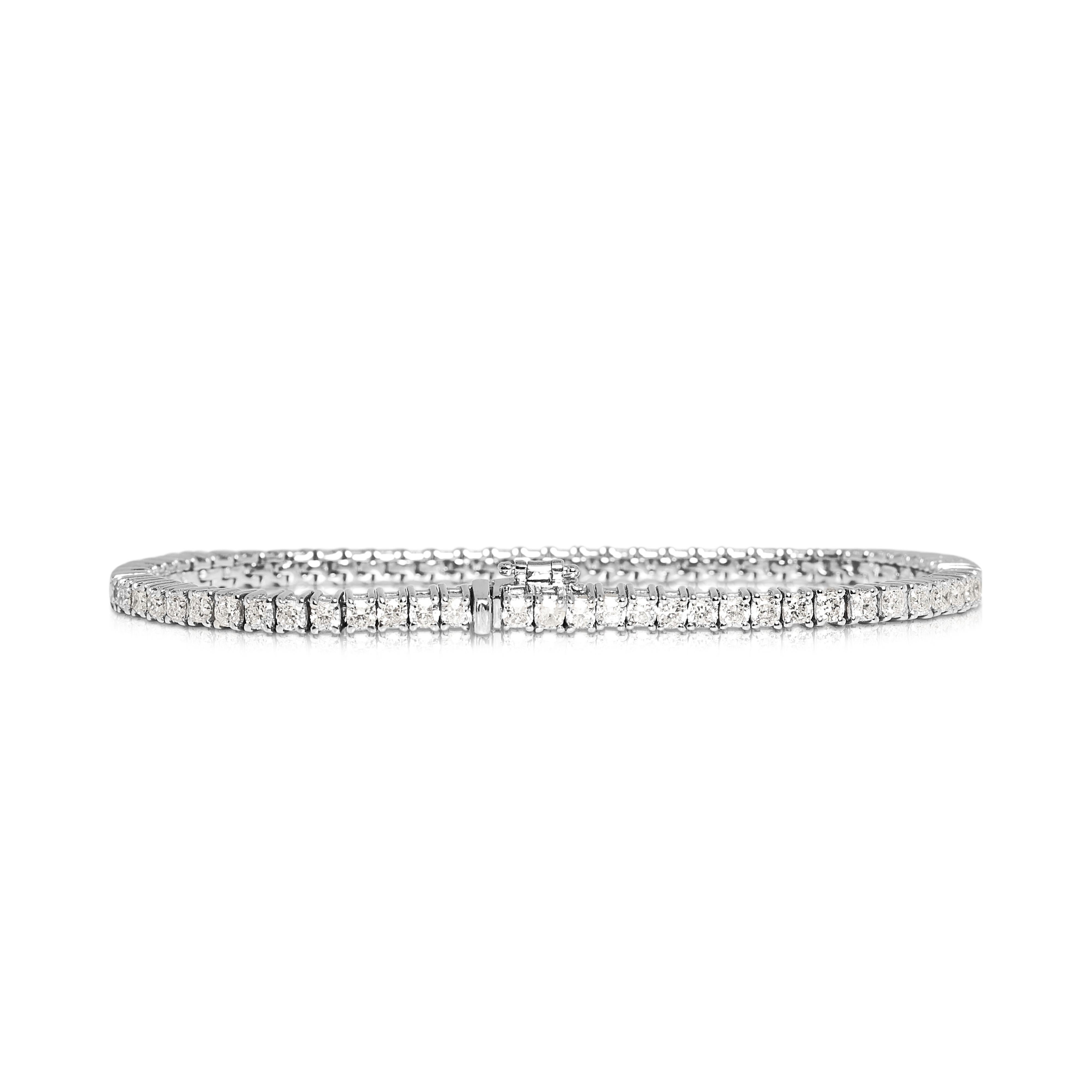 Luxuriöses Armband aus 18 Karat Weißgold mit 4,96 Karat Diamanten im Angebot 2