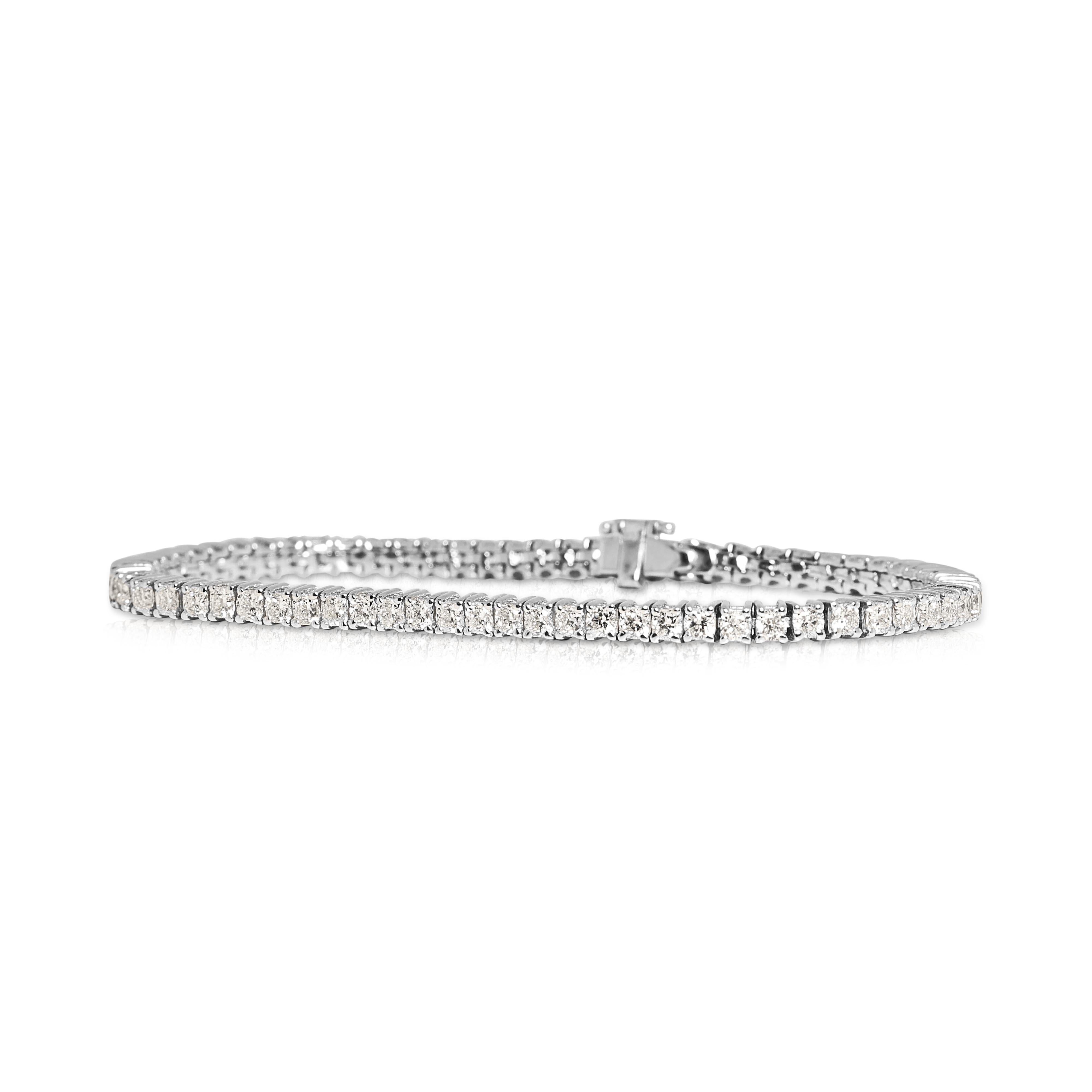 Luxuriöses Armband aus 18 Karat Weißgold mit 4,96 Karat Diamanten im Angebot 4