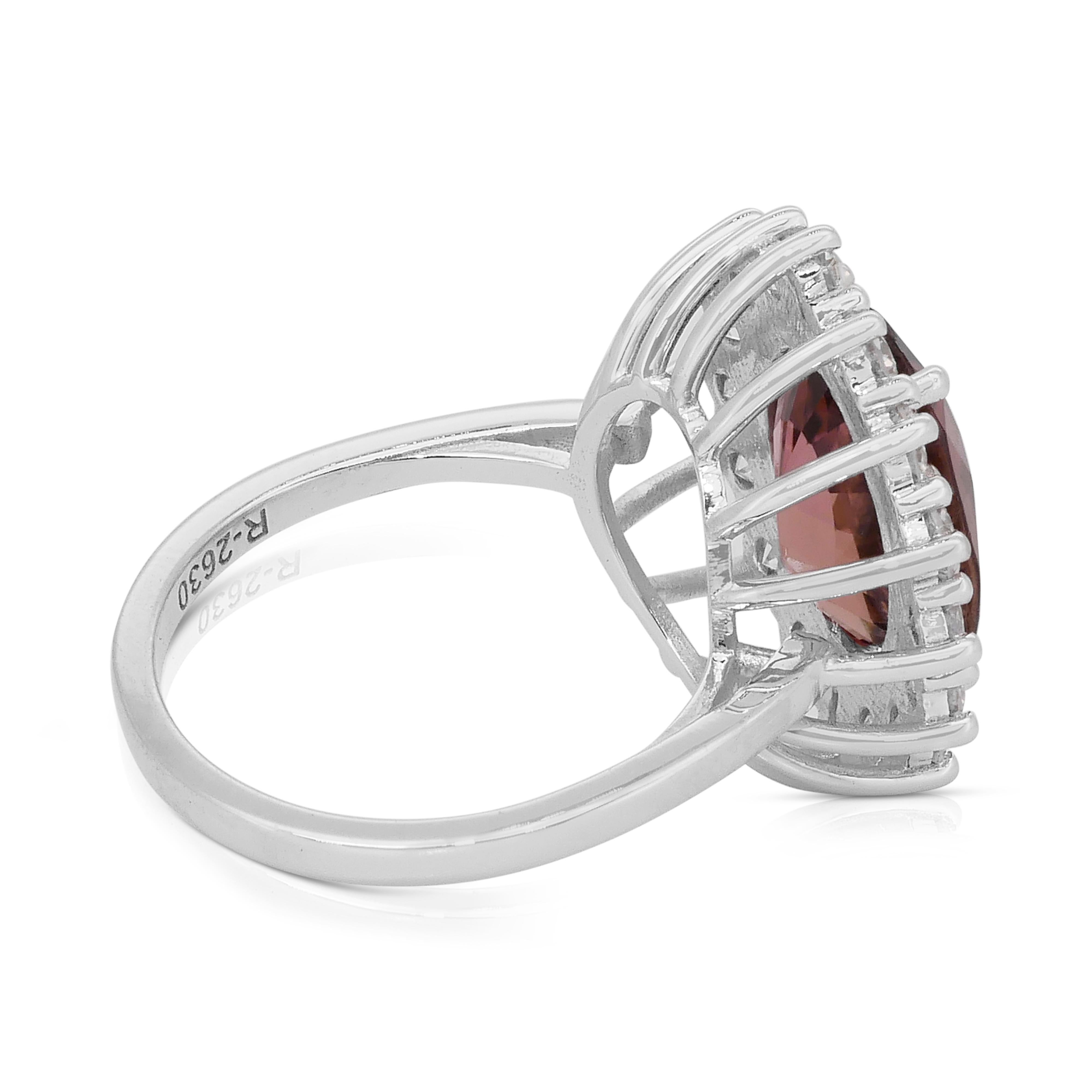 Lujoso anillo de cóctel de oro blanco de 14 quilates con rubelita y diamantes de 6,39 quilates en Nuevo estado para la venta en רמת גן, IL