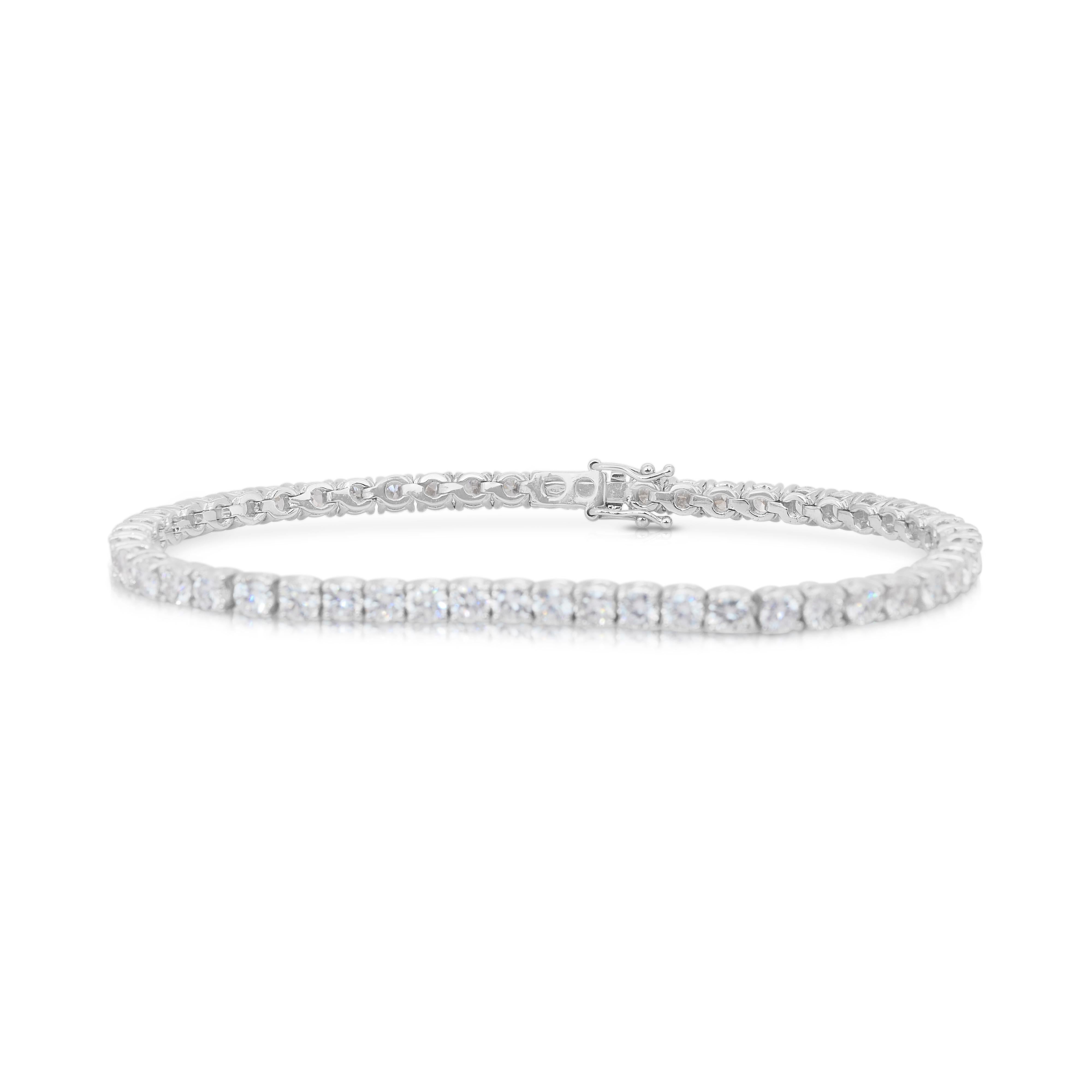 Luxurious 7.35ct Diamonds Tennis Bracelet in 18k White Gold - IGI Certified Corte redondo en venta