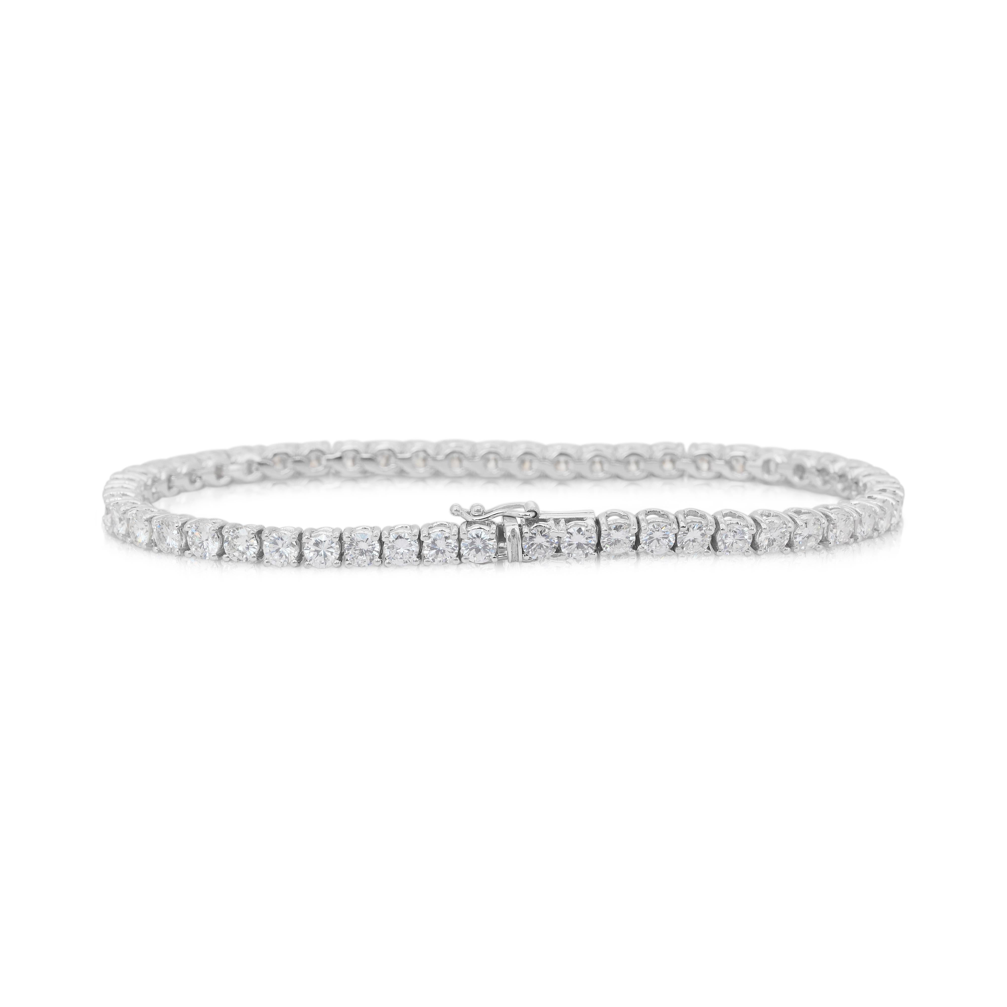 Luxurious 7.35ct Diamonds Tennis Bracelet in 18k White Gold - IGI Certified en Nuevo estado para la venta en רמת גן, IL