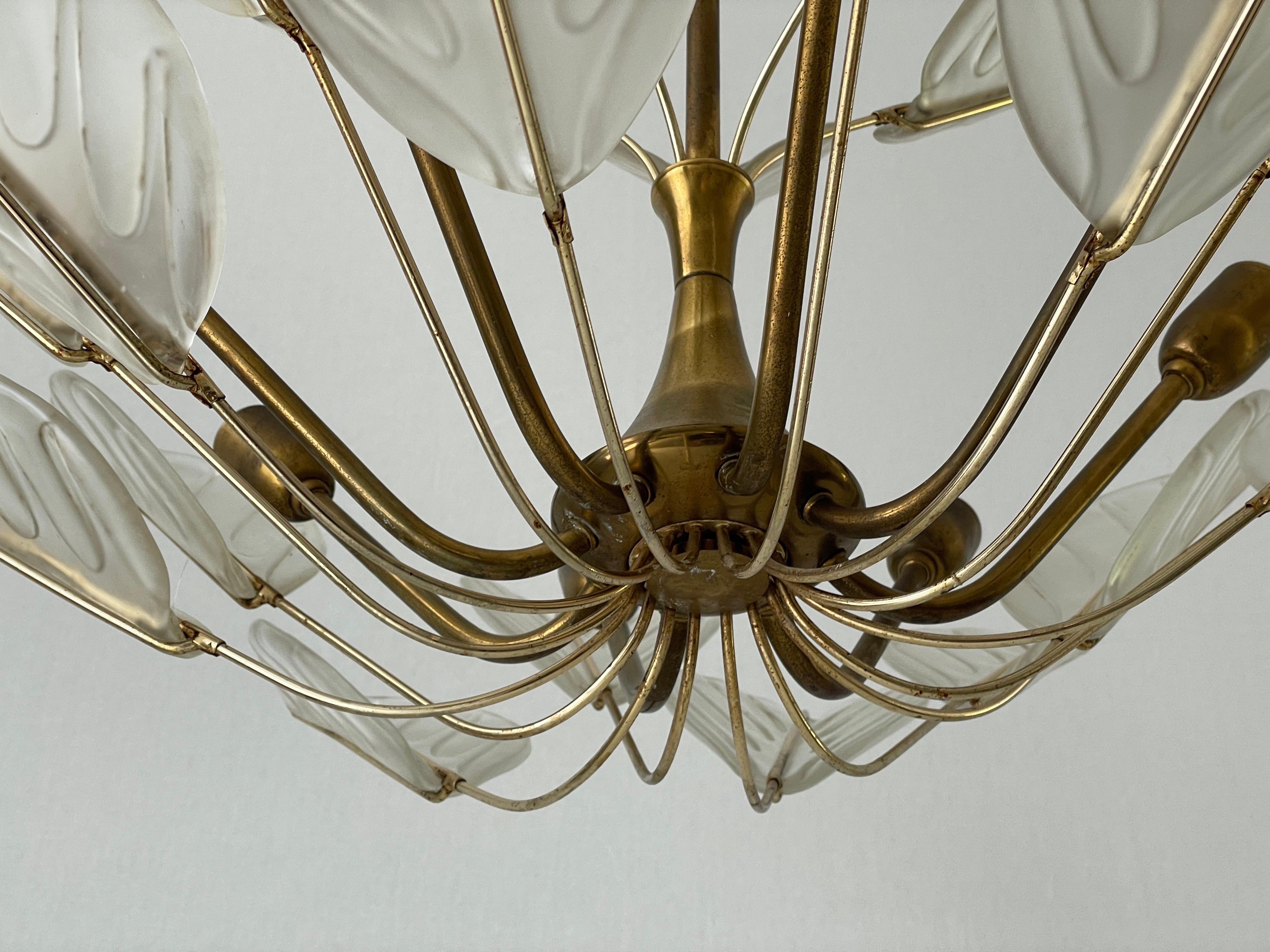 Luxurious 8-armed Brass Chandelier with Crystal Glass Leaves, 1960s, Germany For Sale 3