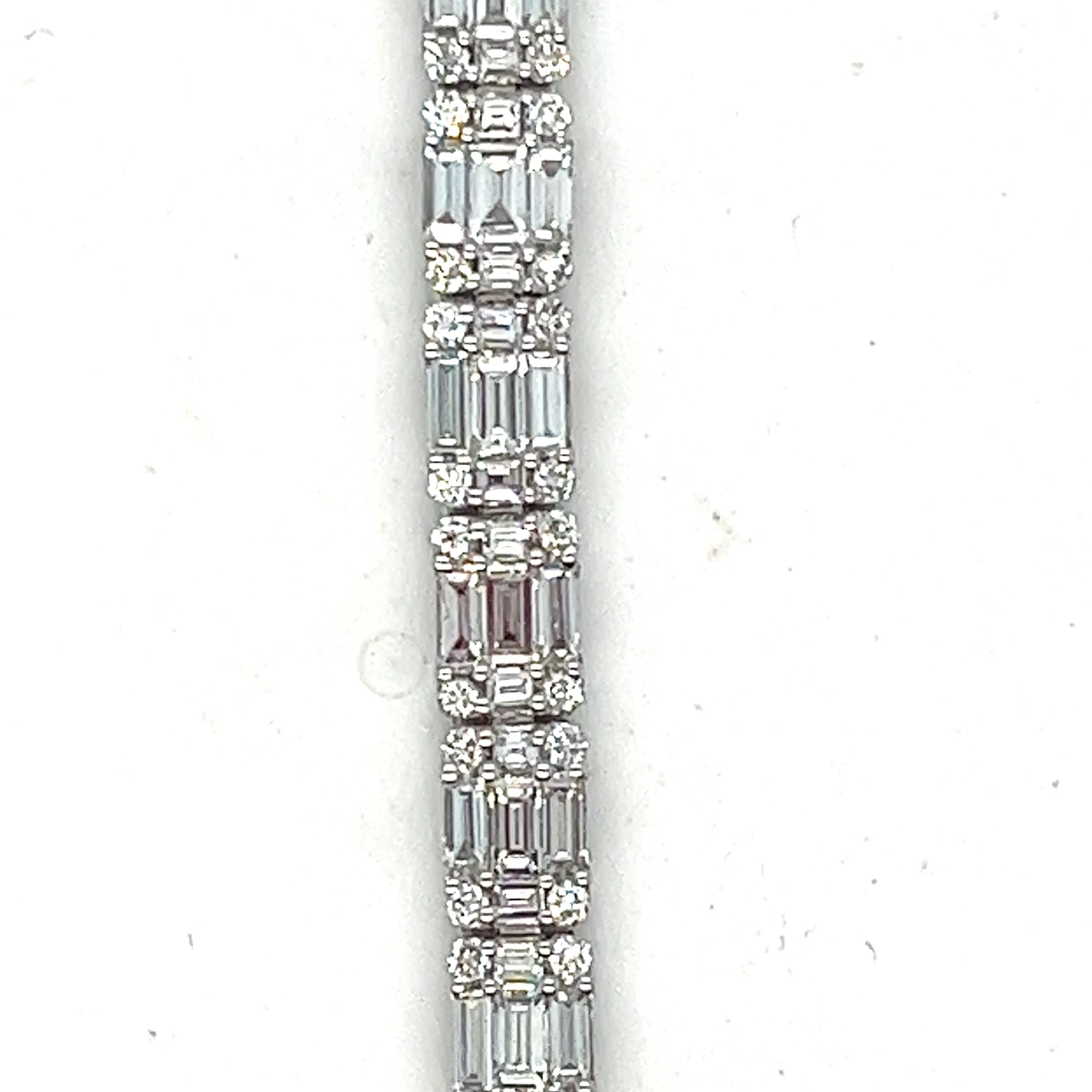 Baguette Cut Luxurious 8.50 carats Natural Diamond Bracelet, 18k. Estate.