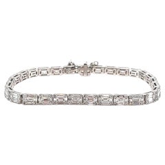 Luxurious 8.50 carats Natural Diamond Bracelet, 18k. Estate.