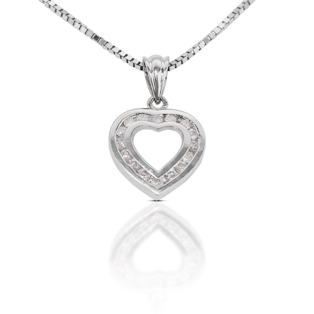Round Cut Luxurious 9k White Gold Heart Pendant w/ 0.22ct Diamonds - Chain not included For Sale