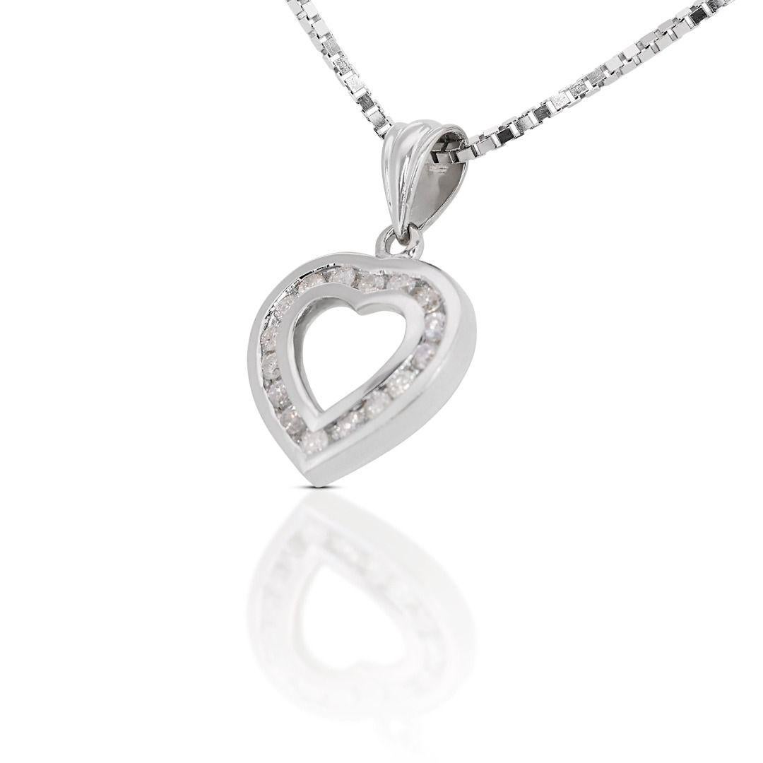 Luxurious 9k White Gold Heart Pendant w/ 0.22ct Diamonds - Chain not included In Excellent Condition For Sale In רמת גן, IL