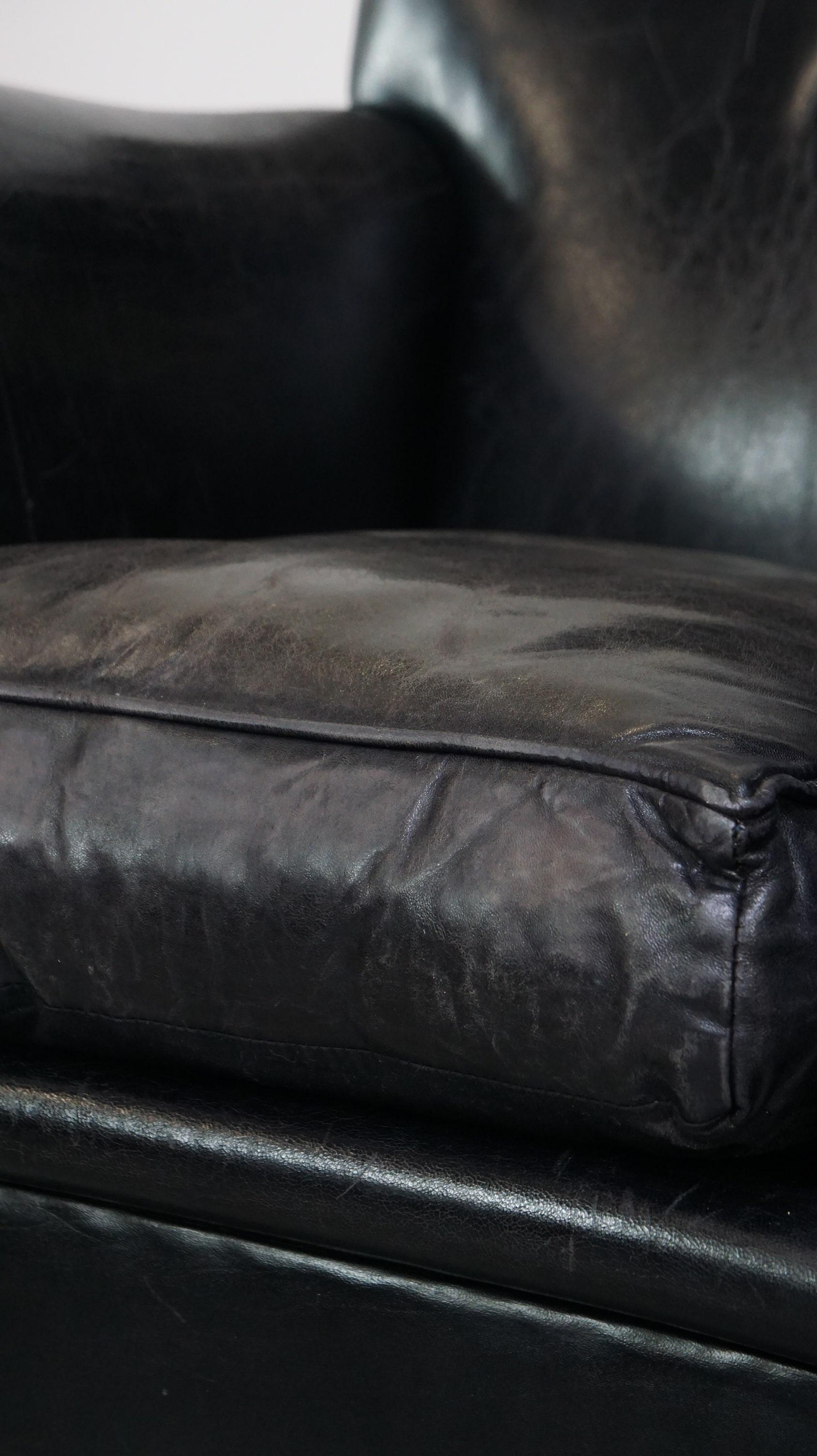 Luxuriöser und bequemer Schafsfellsessel in einer einzigartigen, stattlichen schwarzen Farbe im Angebot 4