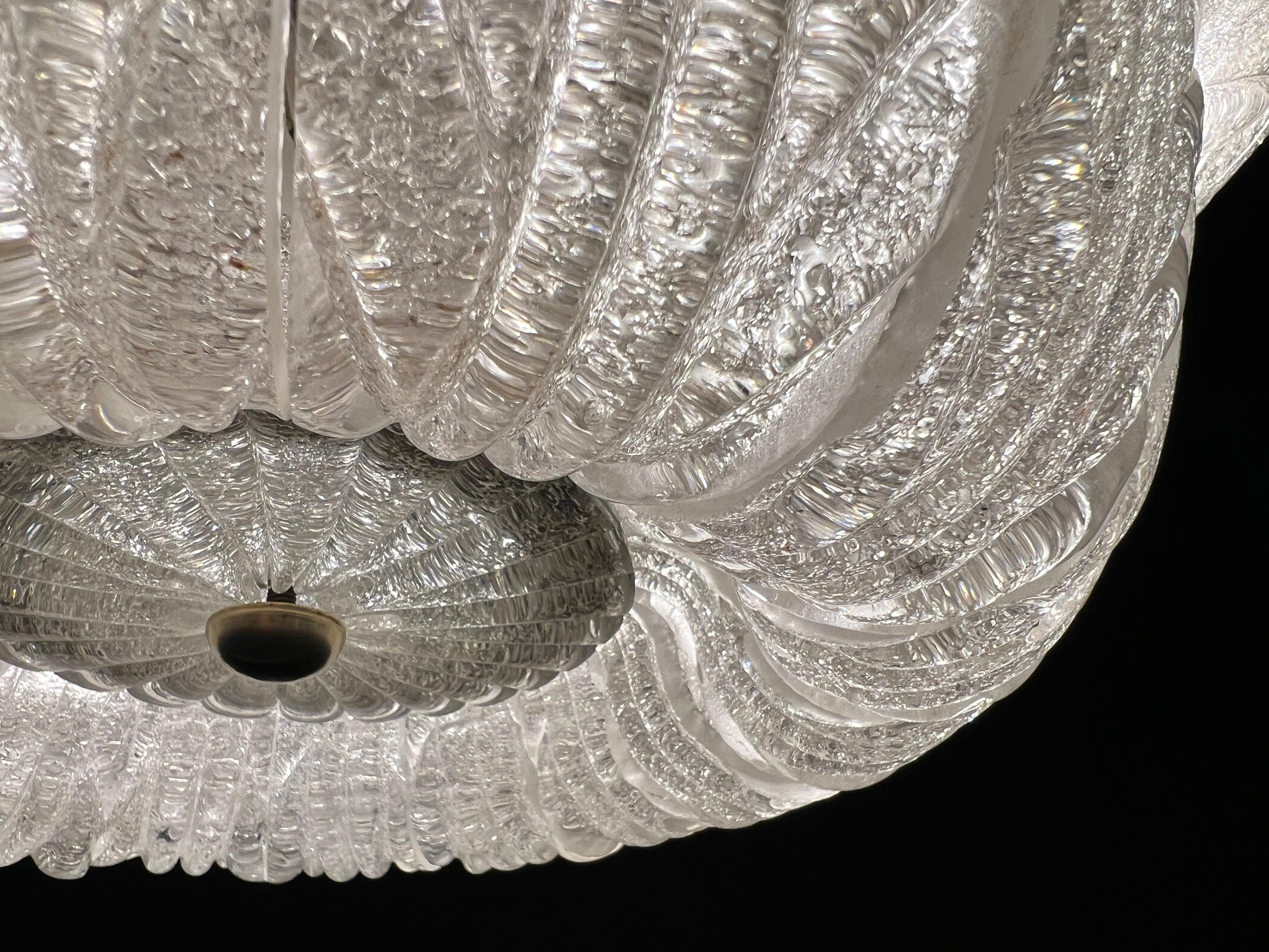 Luxurious and Sophisticated Chandelier by Venini. Murano, 1940s For Sale 4