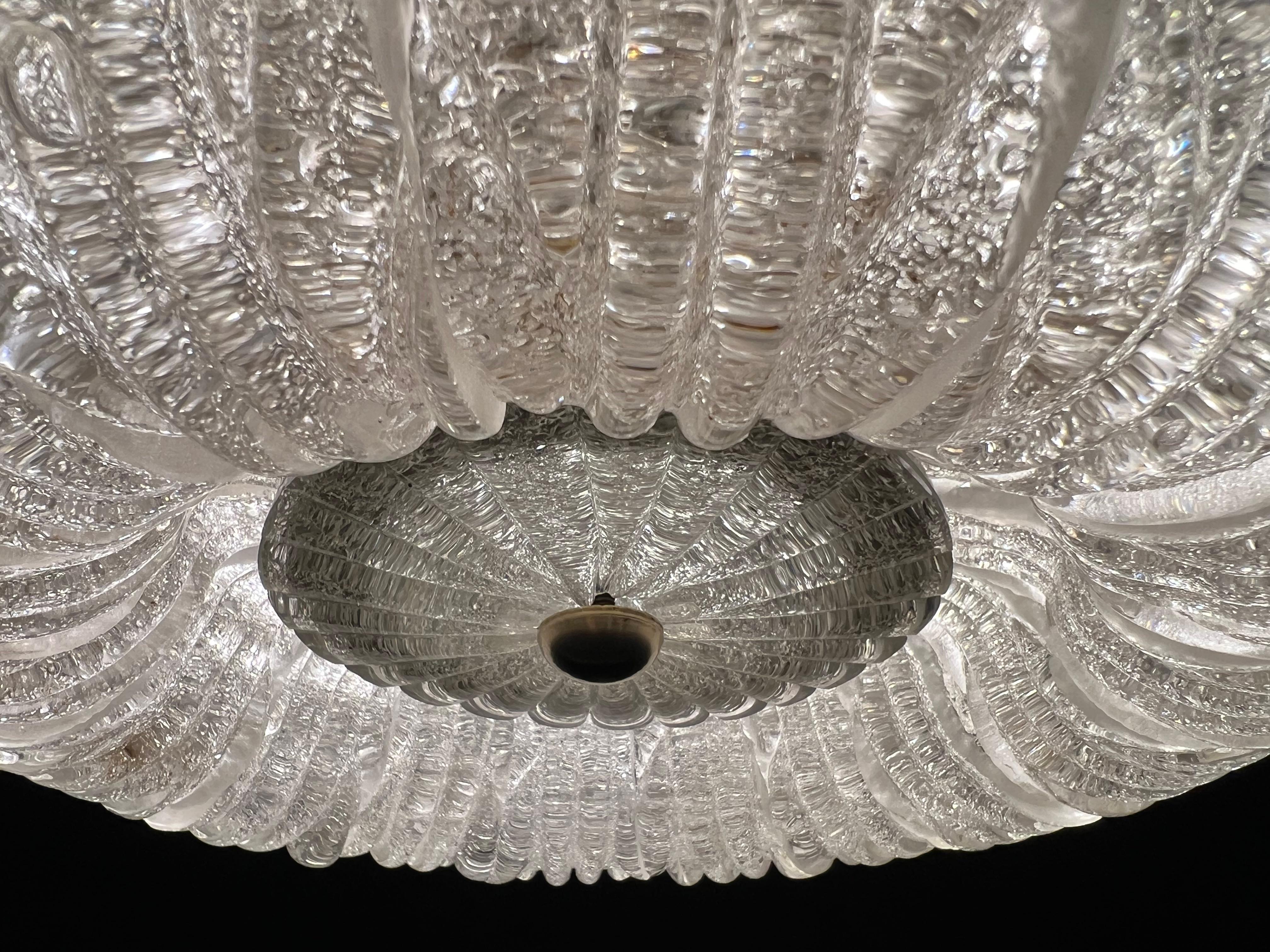 Luxurious and Sophisticated Chandelier by Venini. Murano, 1940s For Sale 5