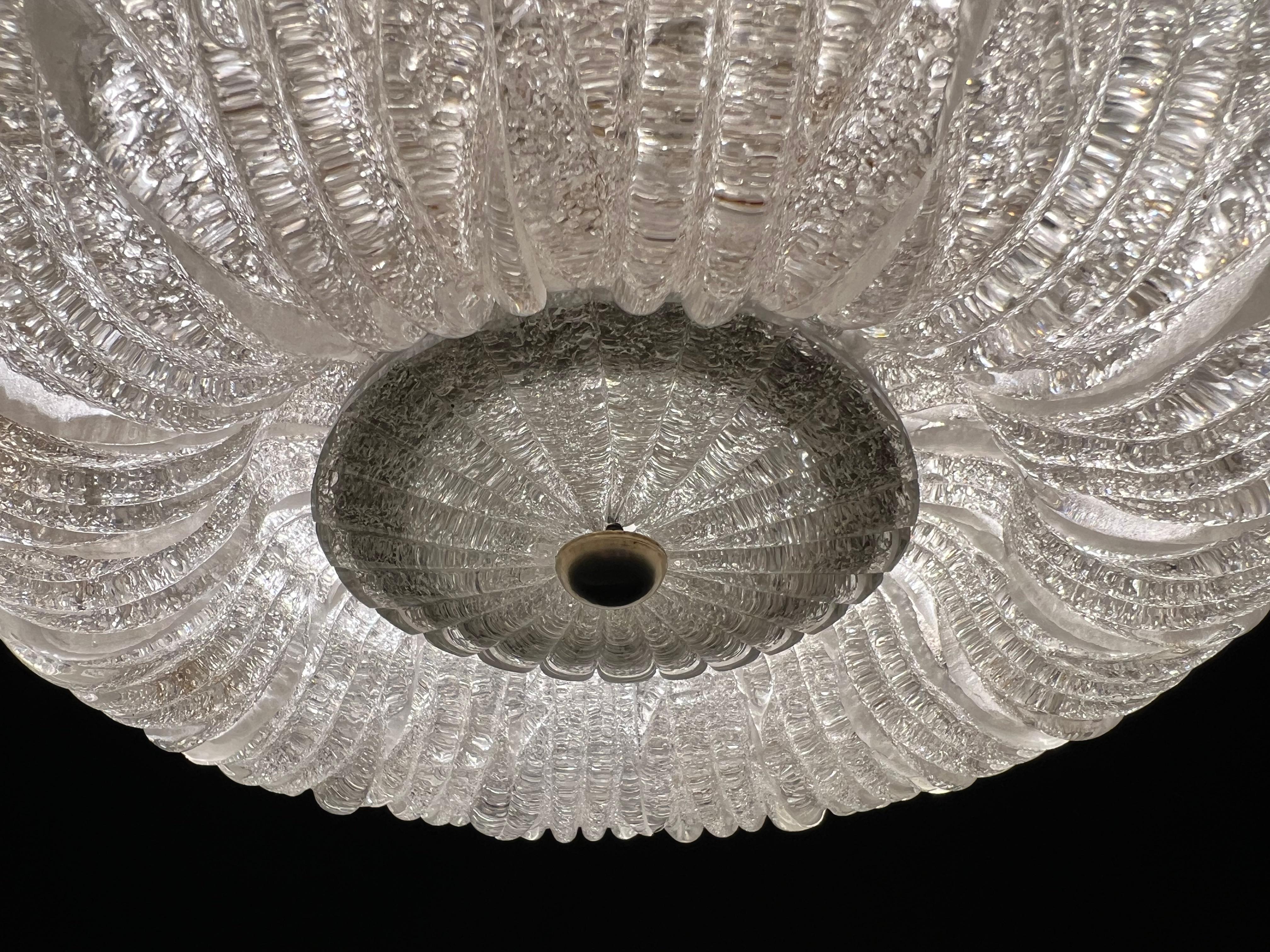 Luxurious and Sophisticated Chandelier by Venini. Murano, 1940s For Sale 6