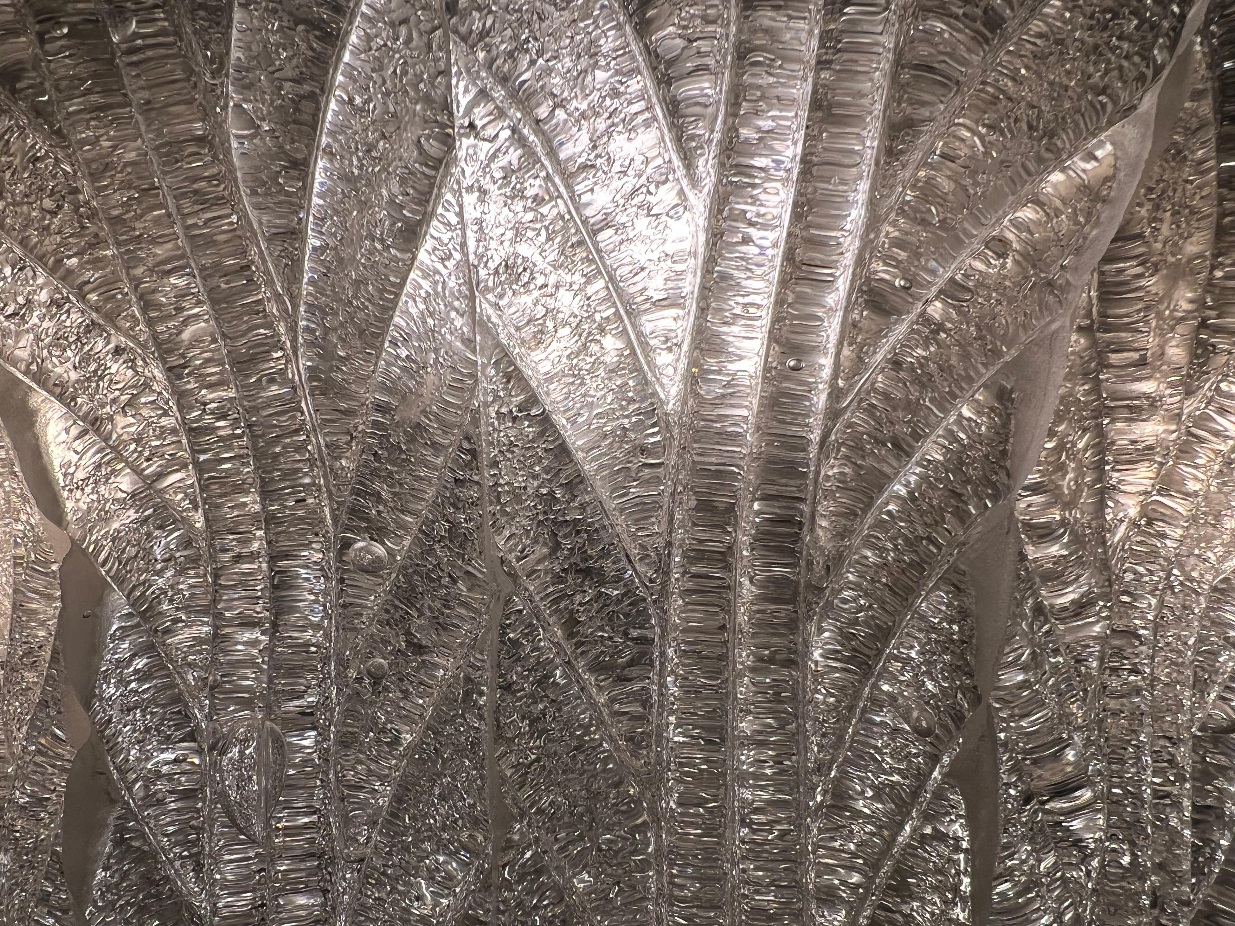 Luxurious and Sophisticated Chandelier by Venini. Murano, 1940s For Sale 7