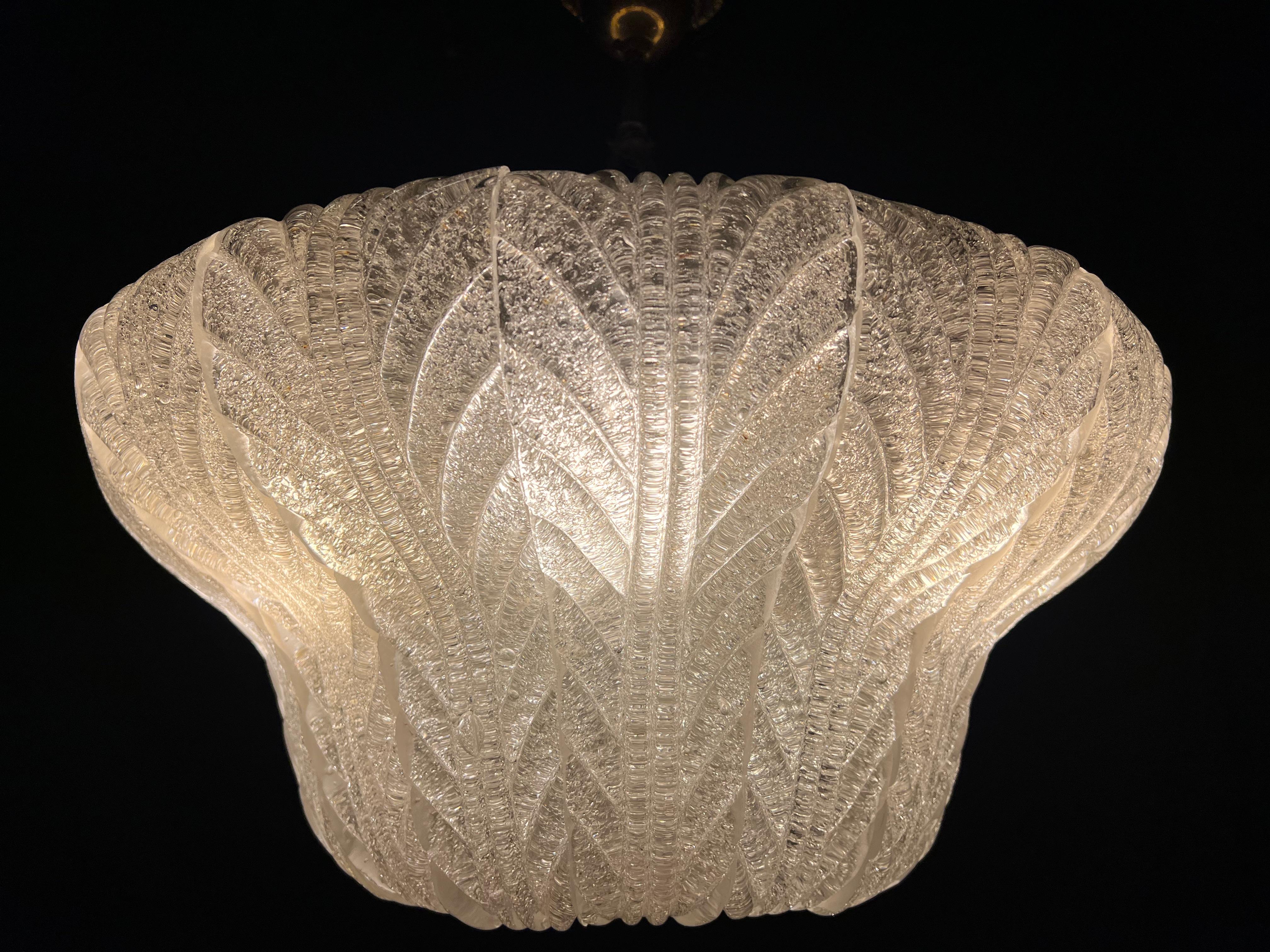 Italian Luxurious and Sophisticated Chandelier by Venini. Murano, 1940s For Sale