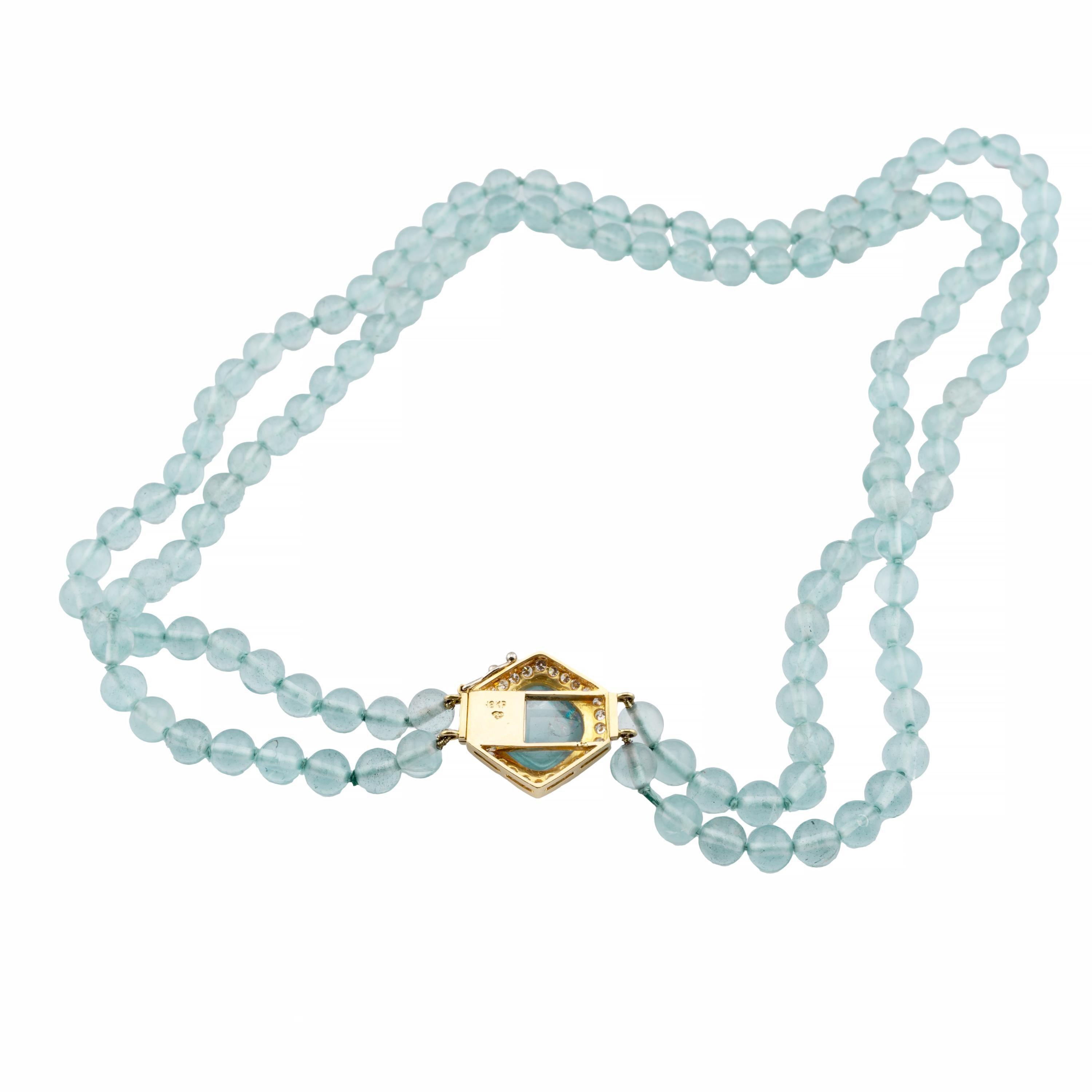 Luxurious Aquamarine and Diamond Necklace in 18K Yellow Gold For Sale 1