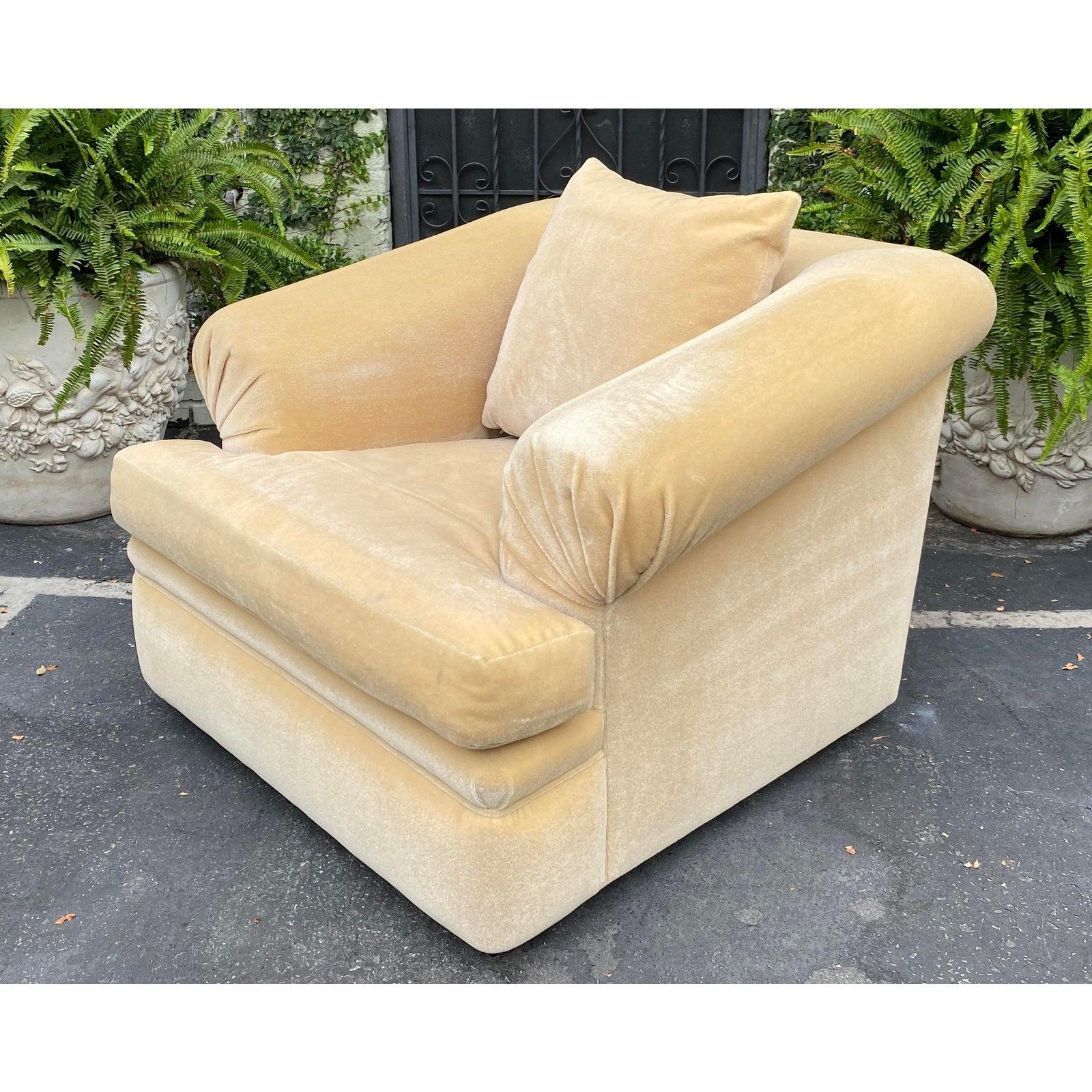 Luxurious Art Deco Custom Made Yellow Mohair Club Chairs, a Pair In Good Condition In LOS ANGELES, CA