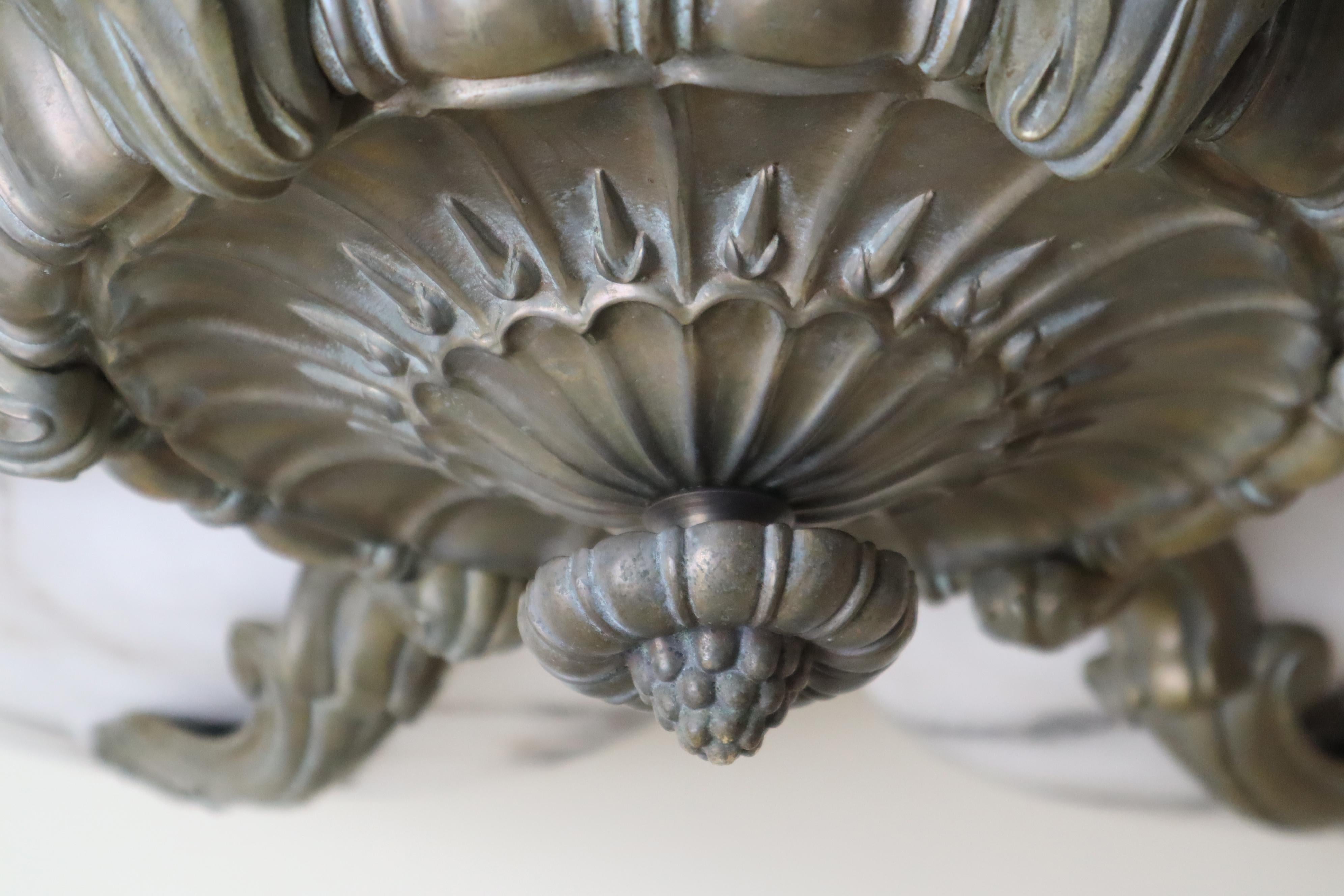 Lussuoso lampadario in bronzo alabastrino Art Nouveau in vendita 4