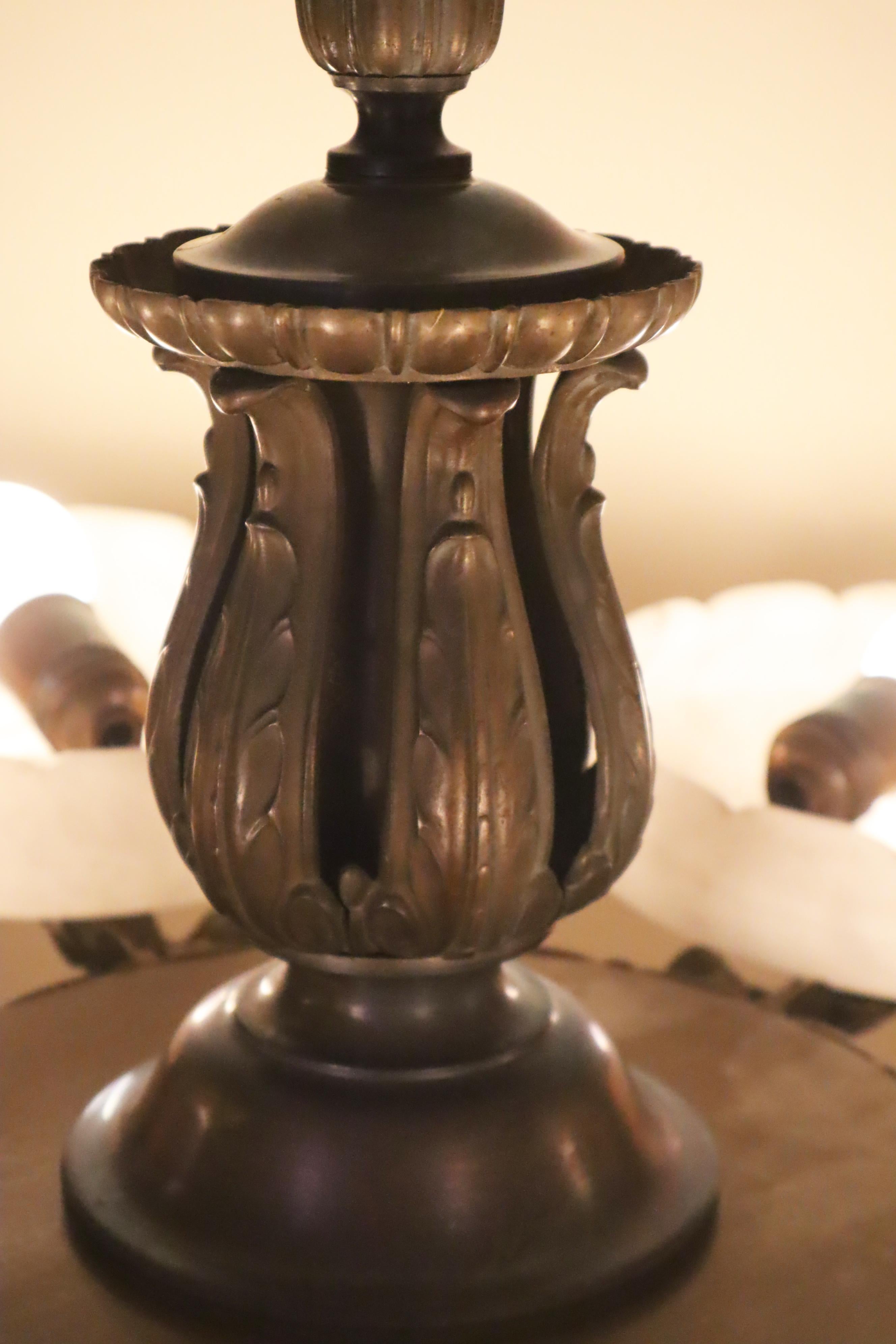 Lussuoso lampadario in bronzo alabastrino Art Nouveau in vendita 8