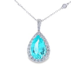 Luxurious Azure Stone Pendant Necklace Embellished with Brilliant Diamonds