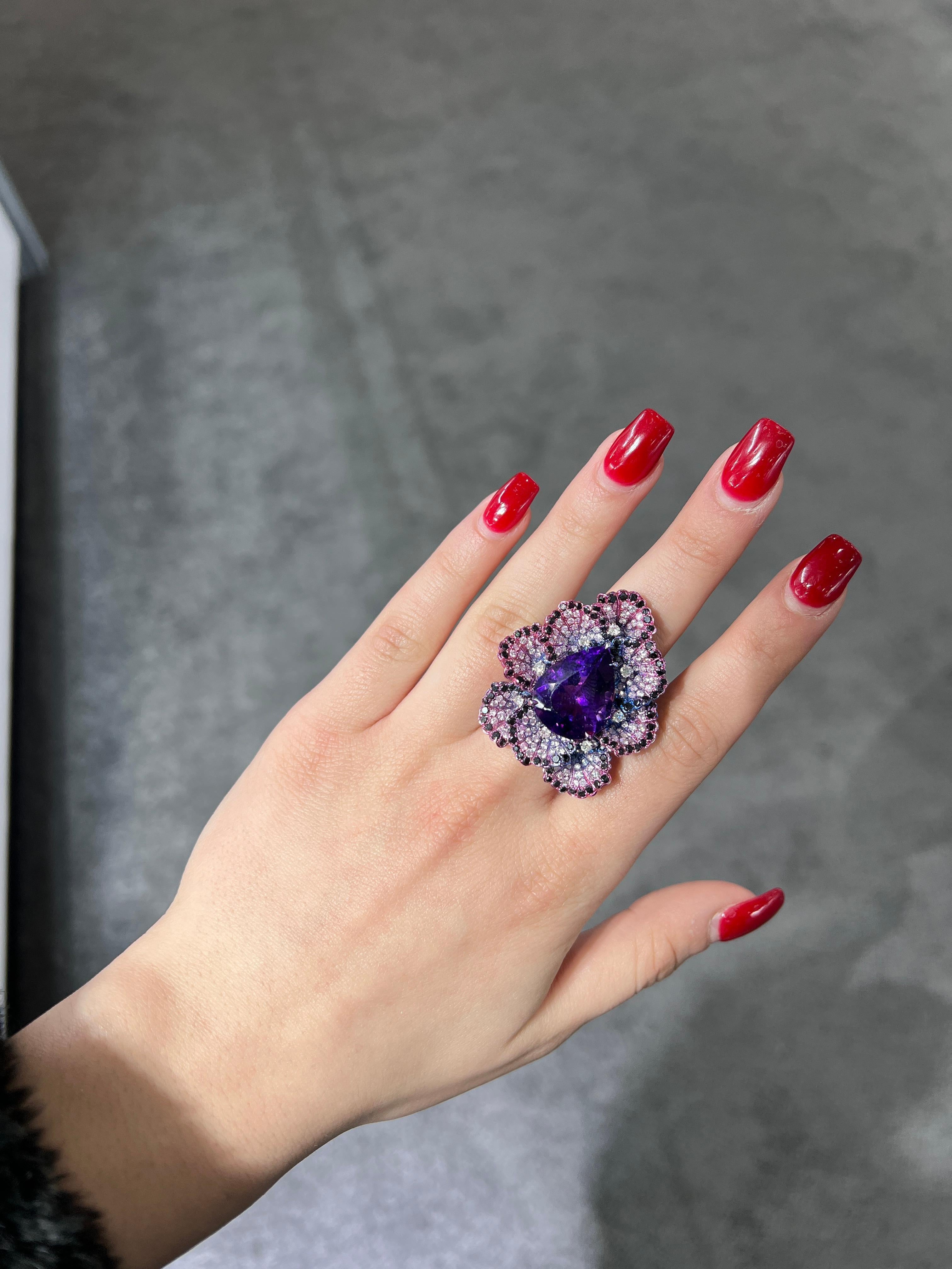 Taille poire Luxueuse bague d'améthyste faite à la main en émail Ombre en 18K Pave White Diamond en vente