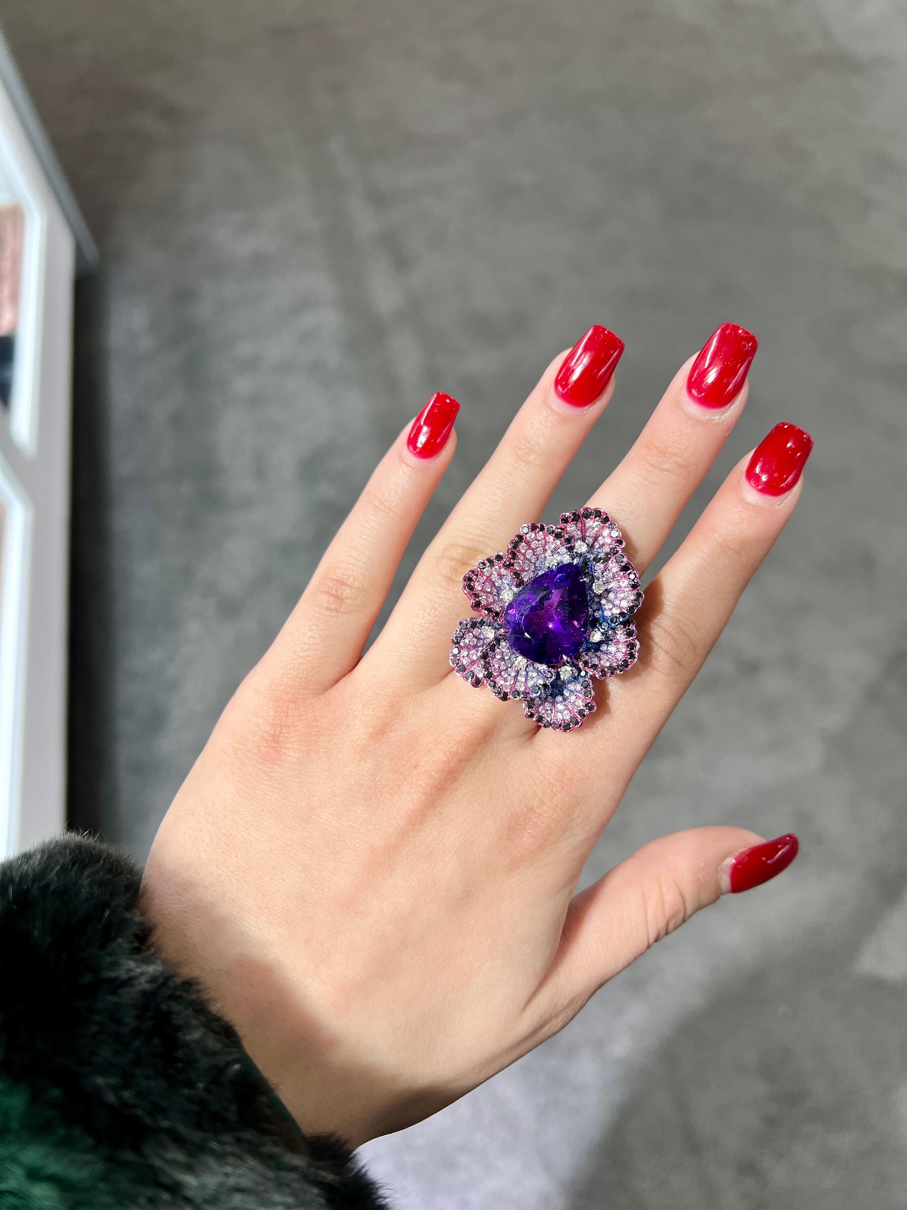 Luxueuse bague d'améthyste faite à la main en émail Ombre en 18K Pave White Diamond en vente 1