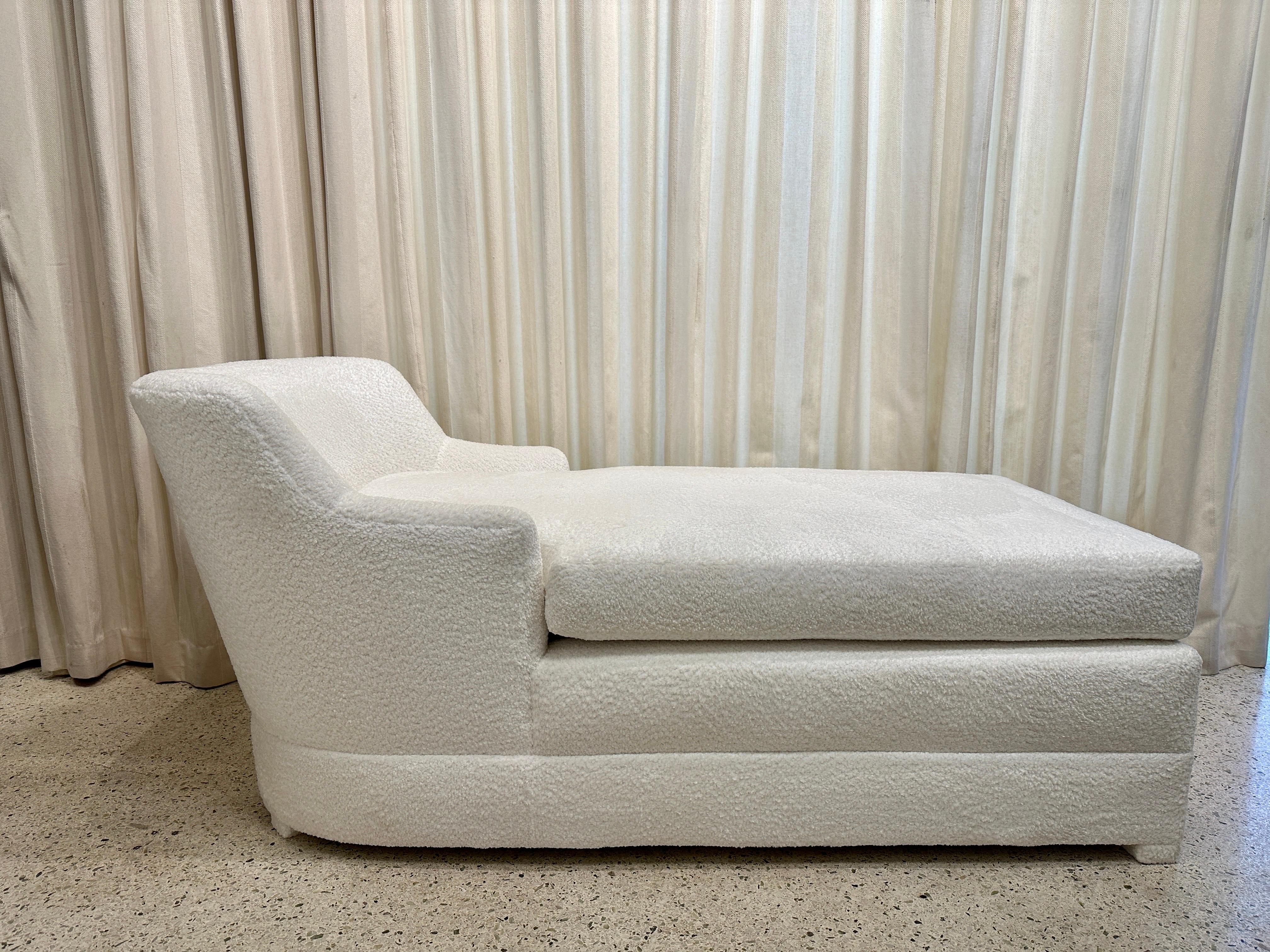 Mid-Century Modern Luxurious Bouclé Covered Chaise Longue For Sale