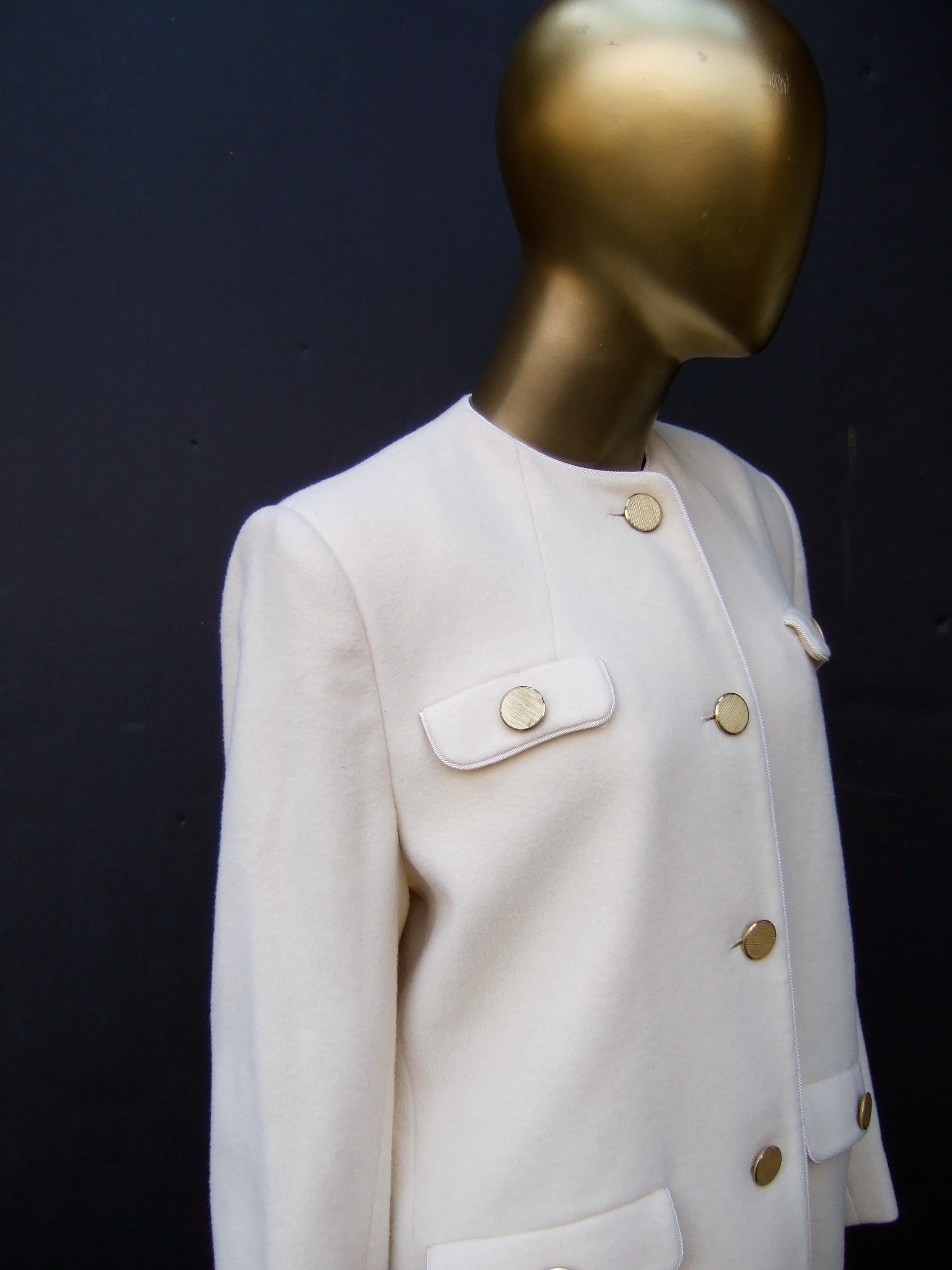 Luxurious Cashmere Creme Winter White Coat by Montaldo's c 1970s  For Sale 6