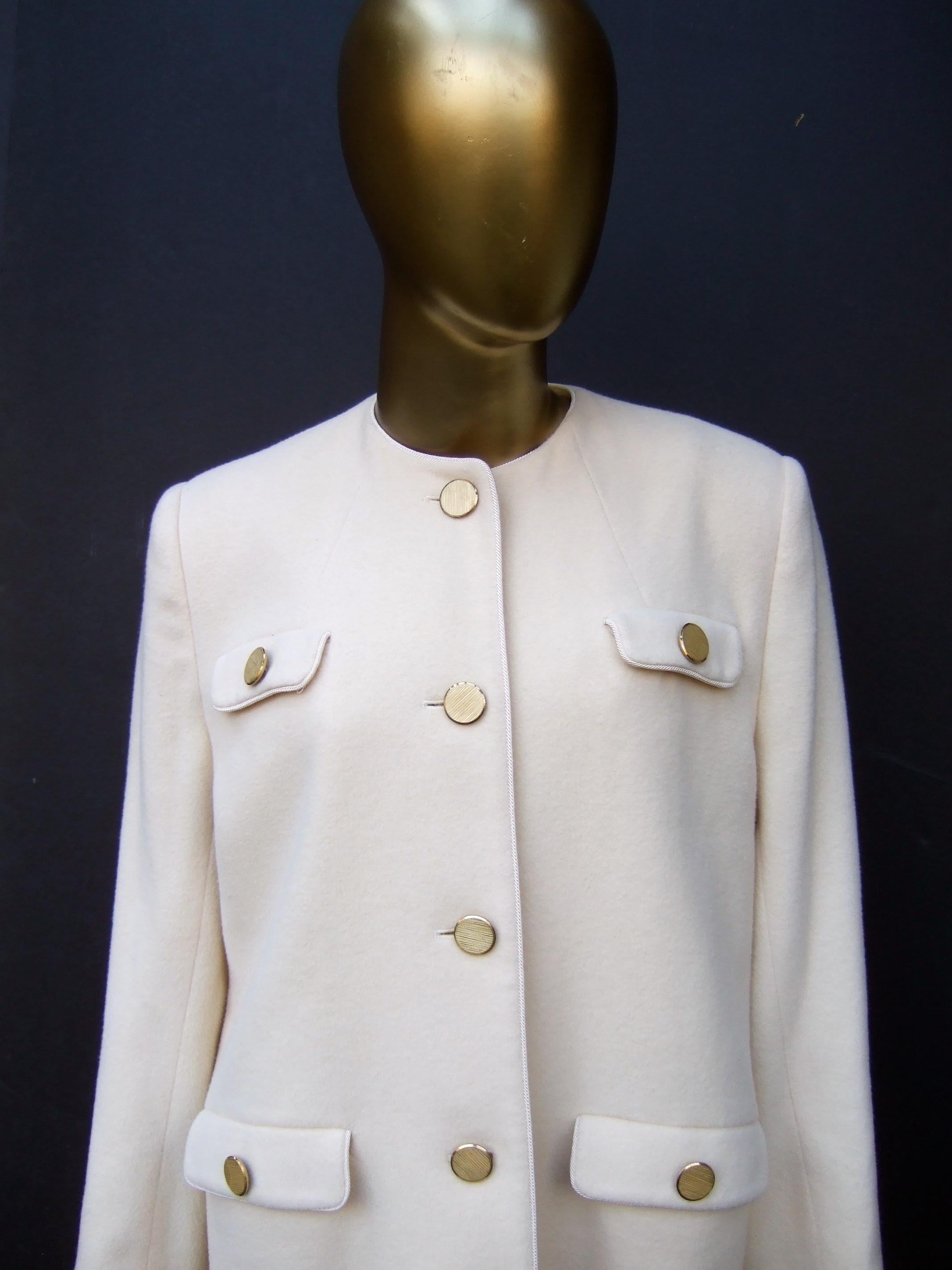 Luxurious Cashmere Creme Winter White Coat by Montaldo's c 1970s  For Sale 8